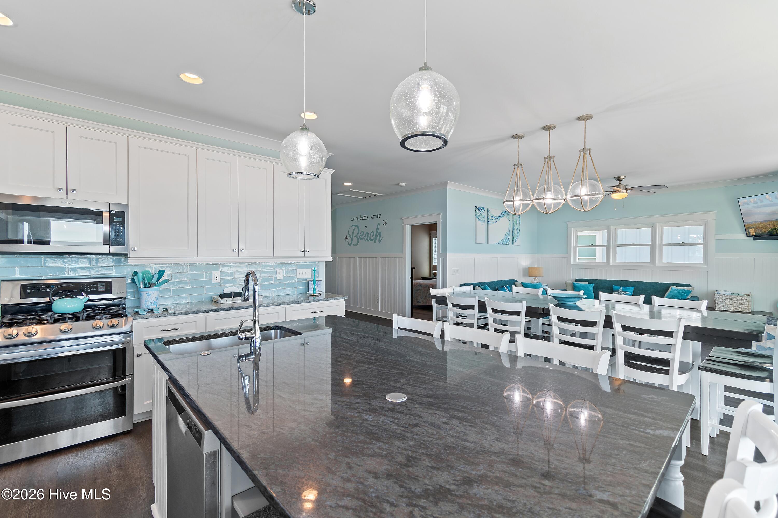 100557175 | Photo 54