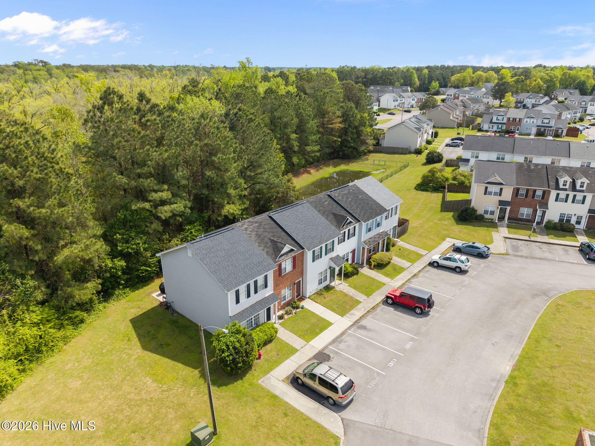 100565275 | Photo 28