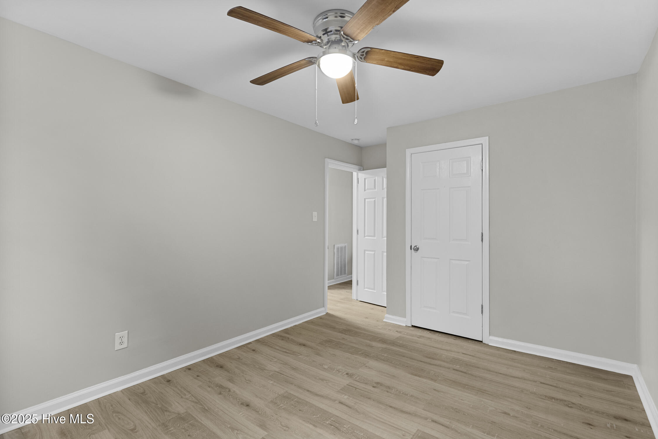 100546891 | Photo 14