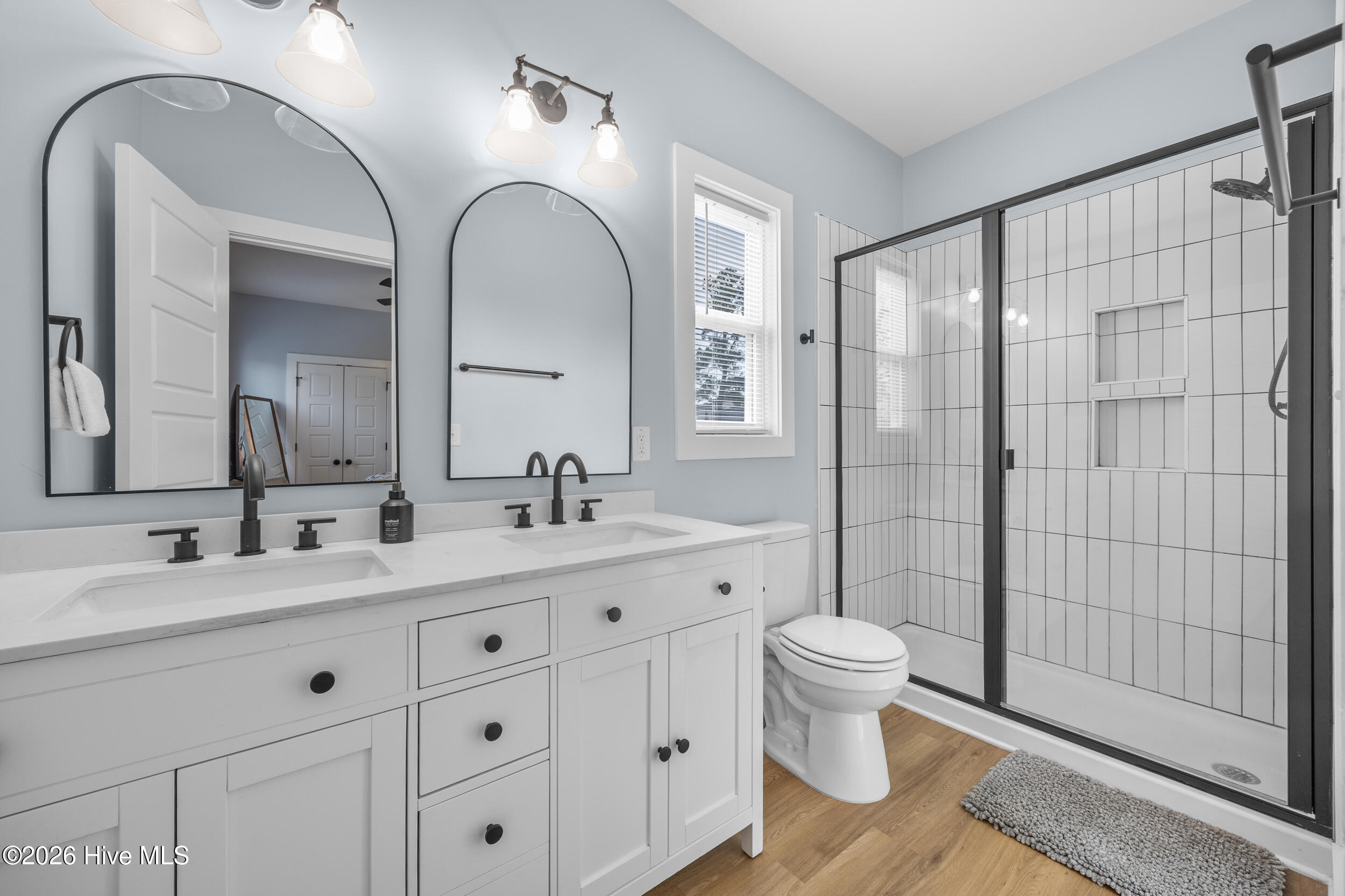 100545207 | Photo 24