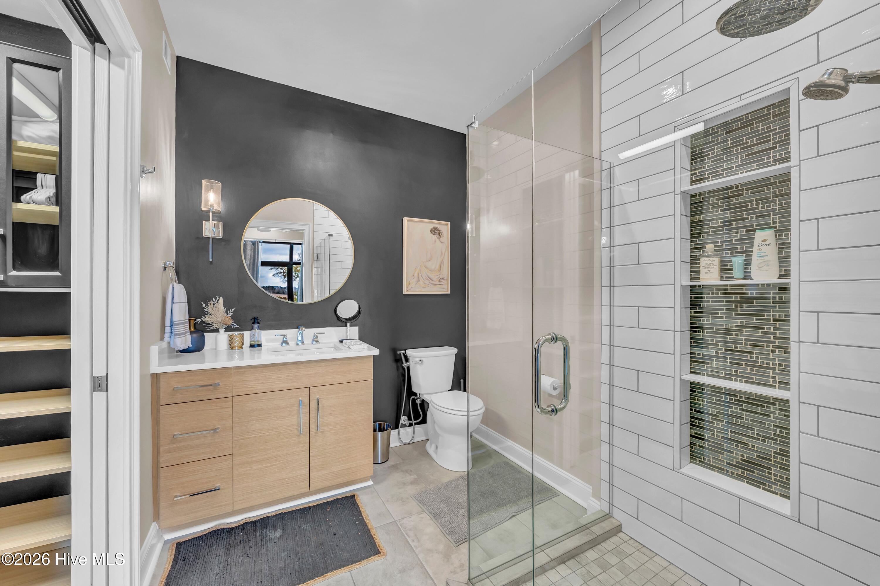 100553236 | Photo 25