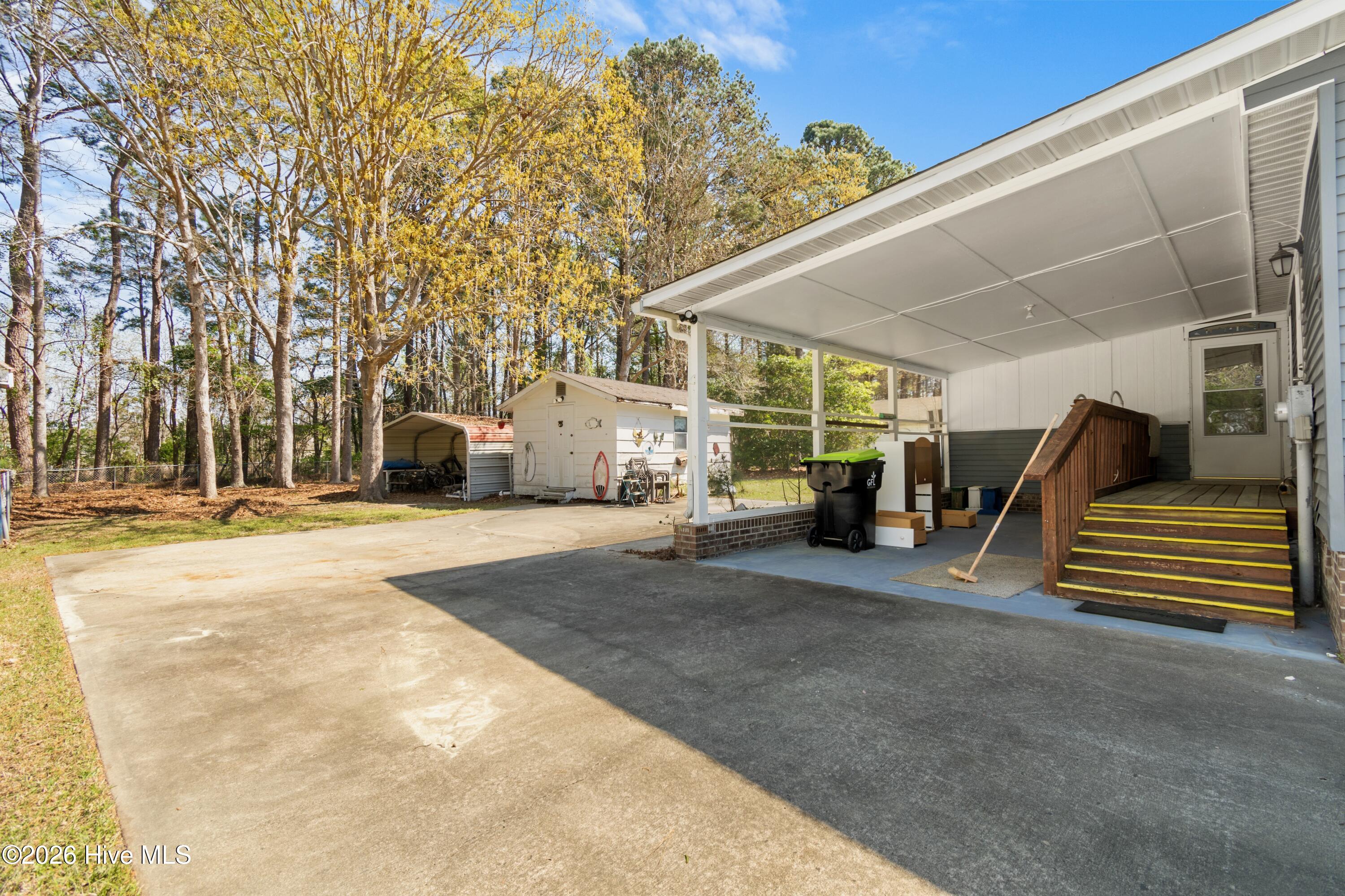 100562526 | Photo 15