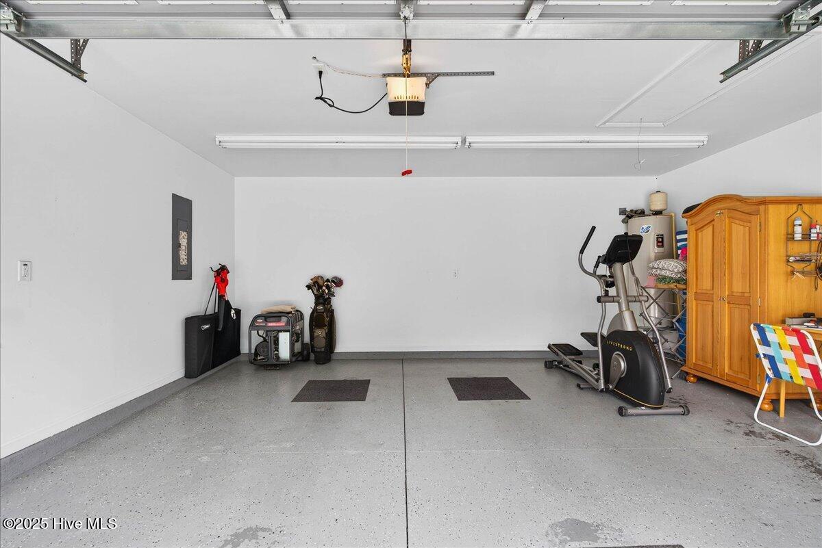 100530290 | Photo 33