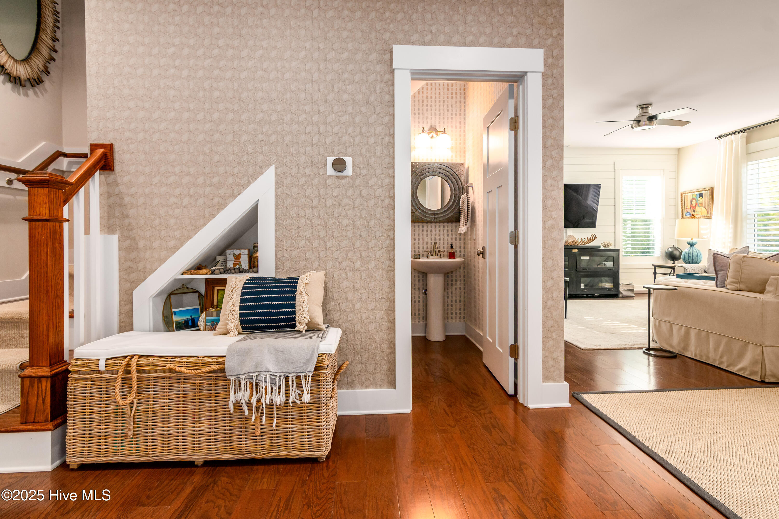 100501018 | Photo 13