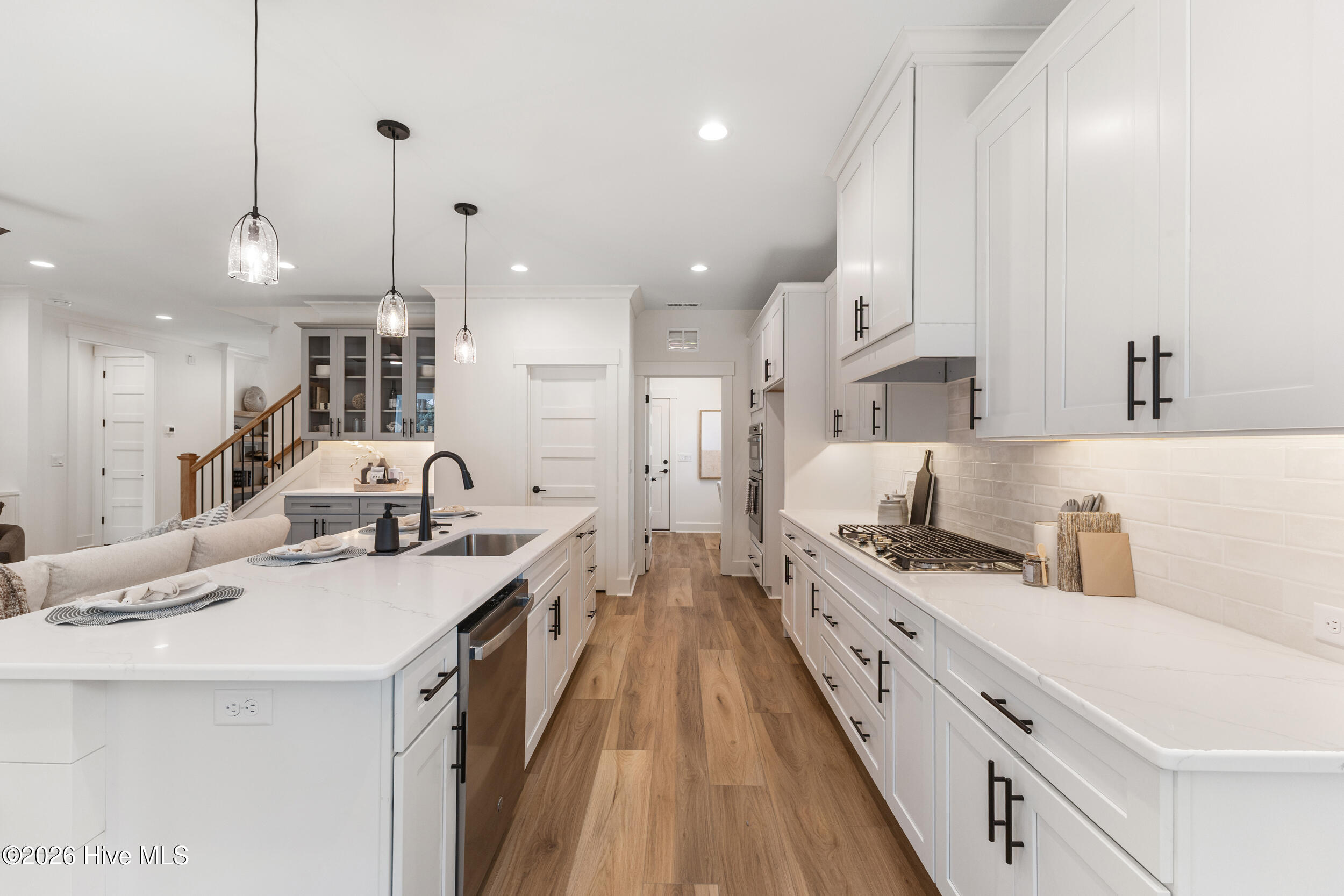 100561477 | Photo 17