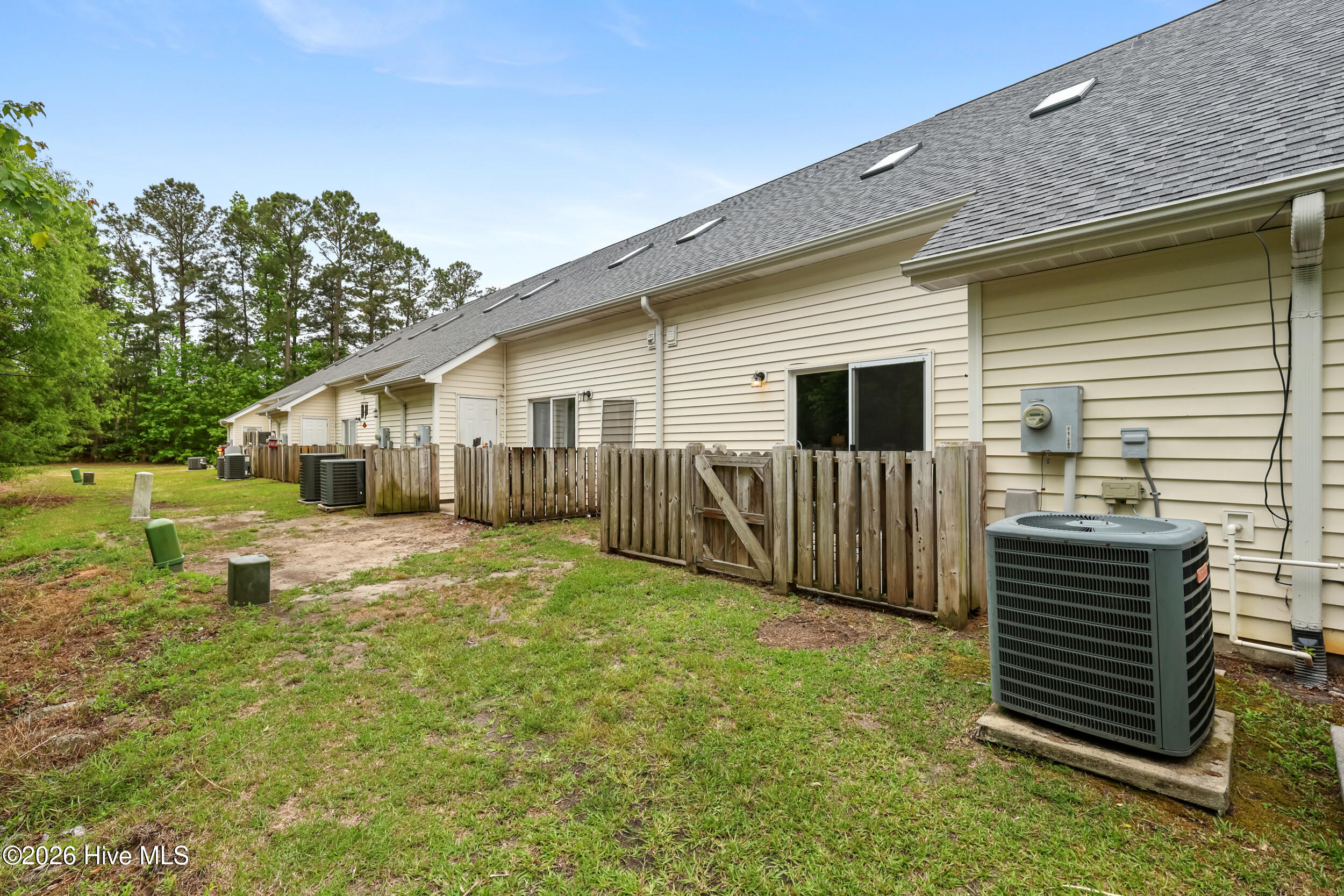 100570550 | Photo 27