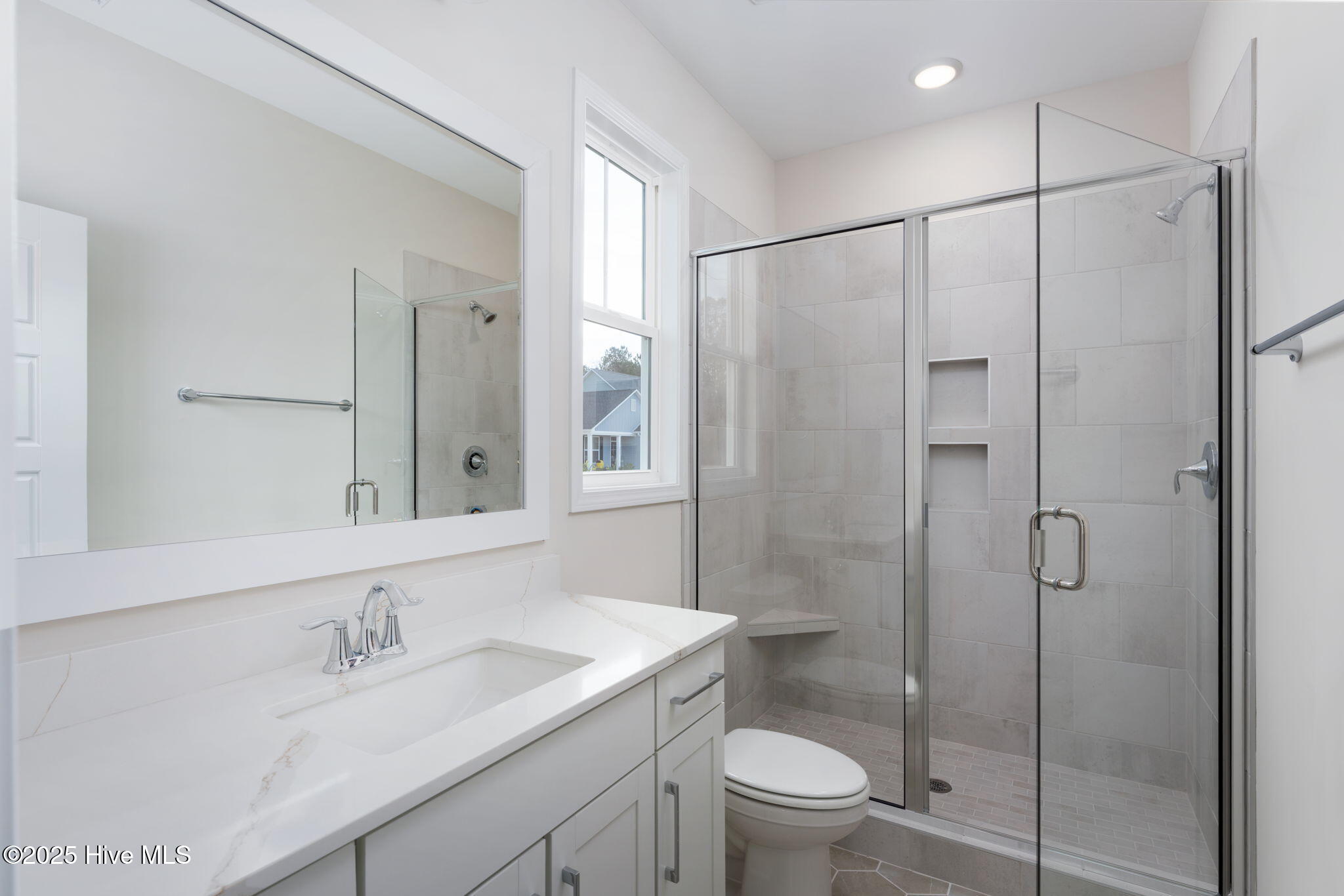 100508287 | Photo 31