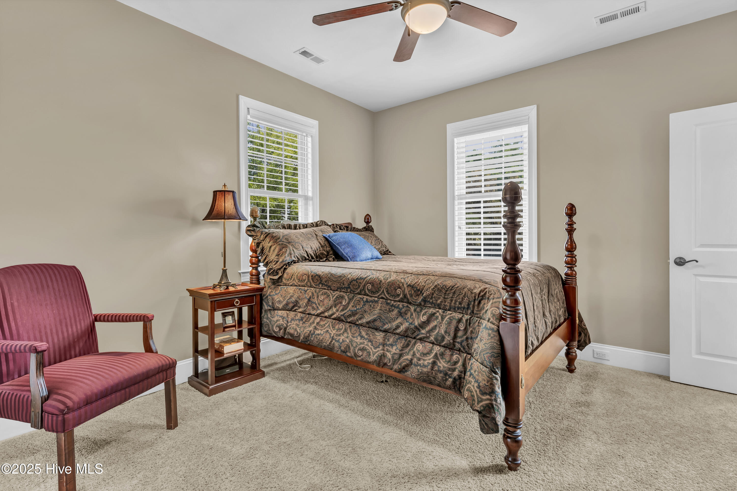 100504337 | Photo 34