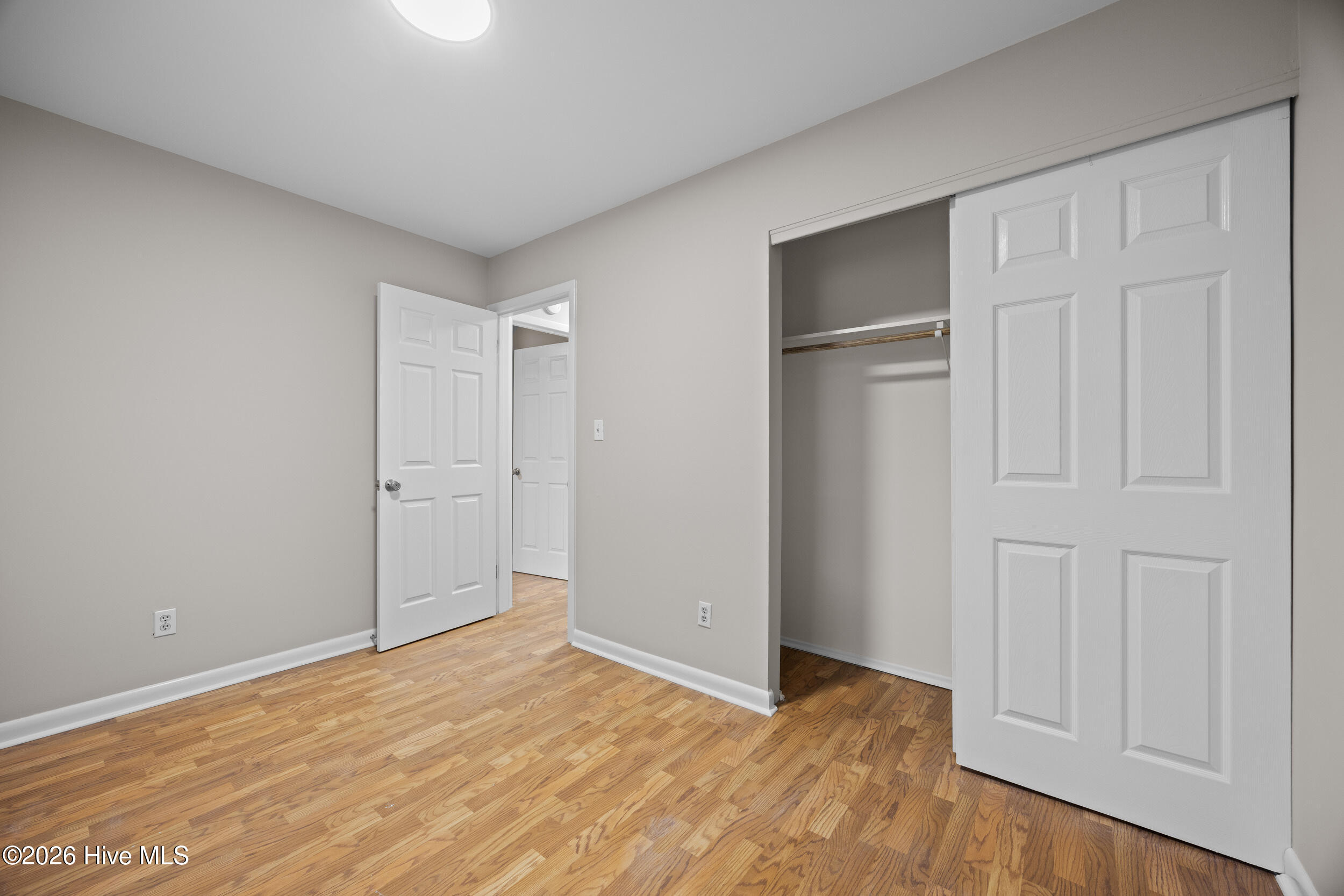 100551778 | Photo 27