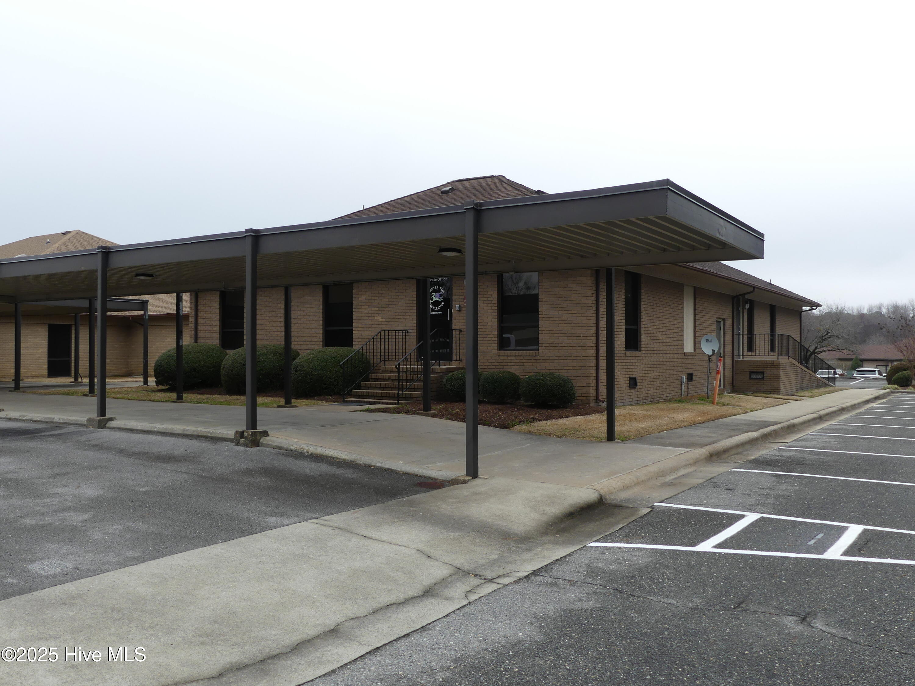 705 W Fire Tower Road, Winterville, NC, 28590