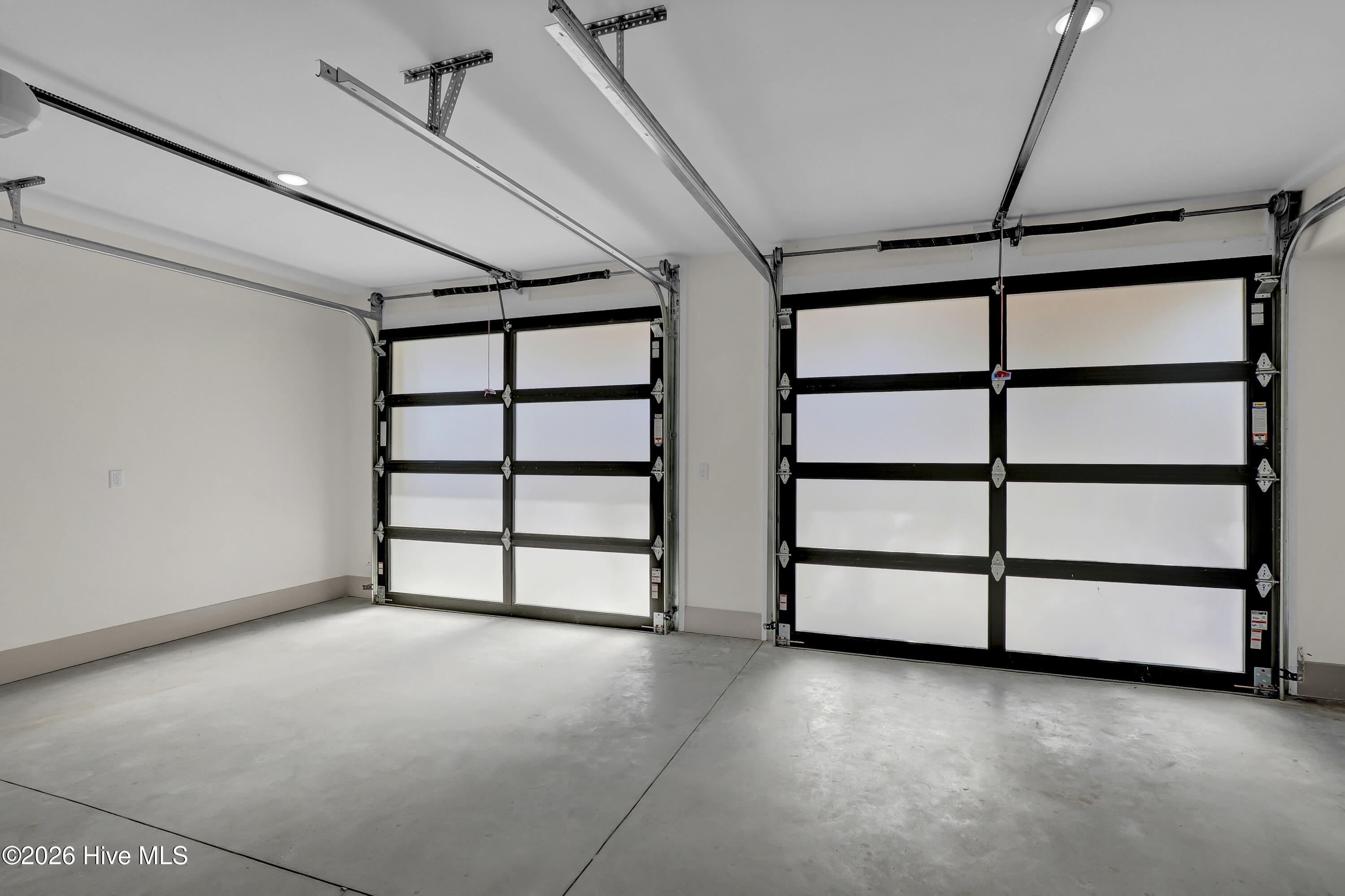 100554929 | Photo 45