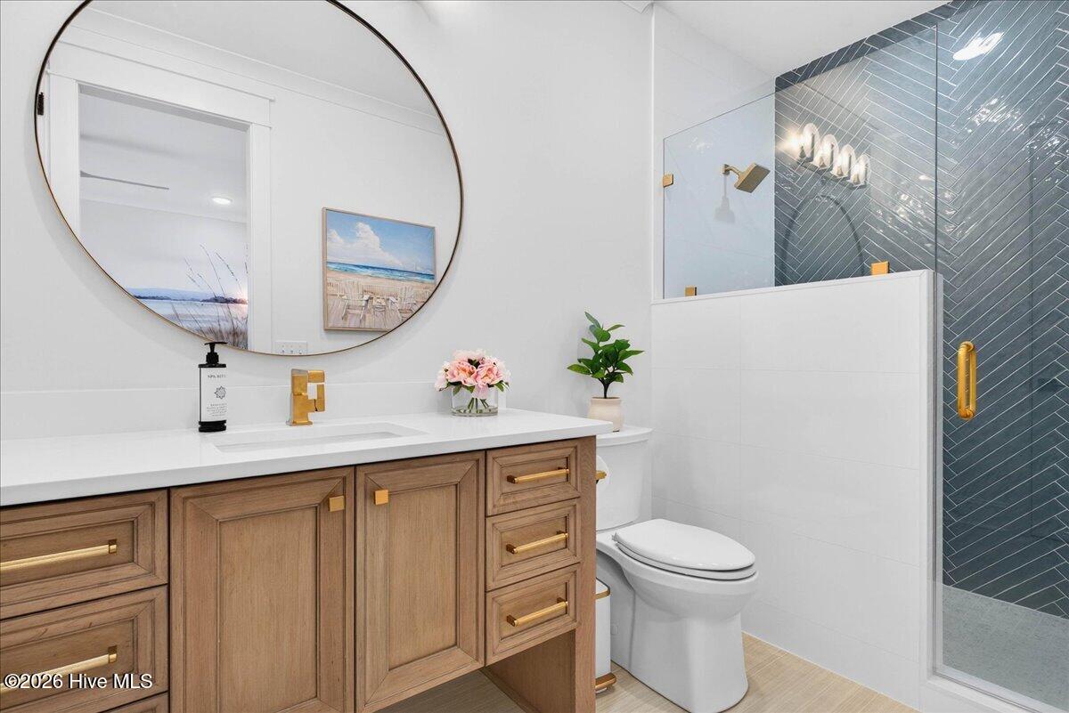 100543299 | Photo 49