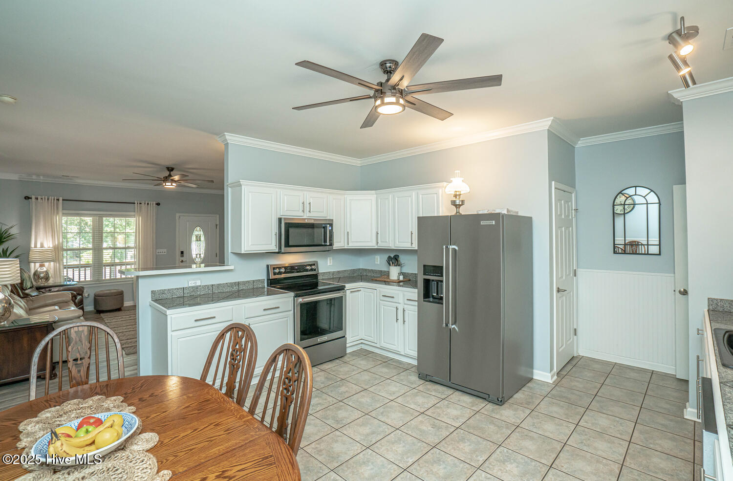 100532611 | Photo 34