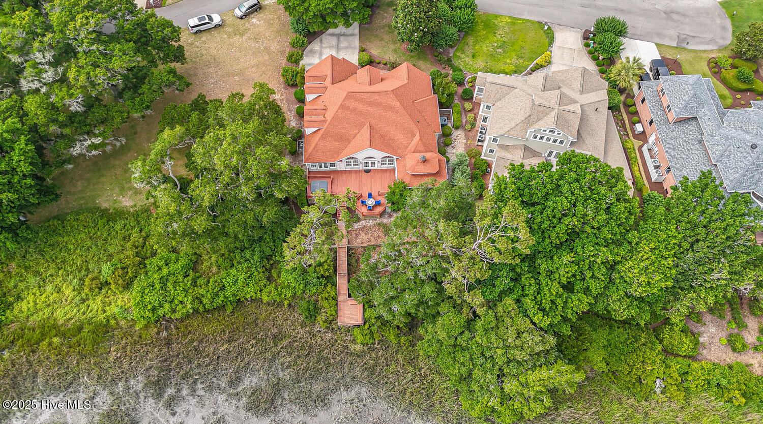 100510807 | Photo 62