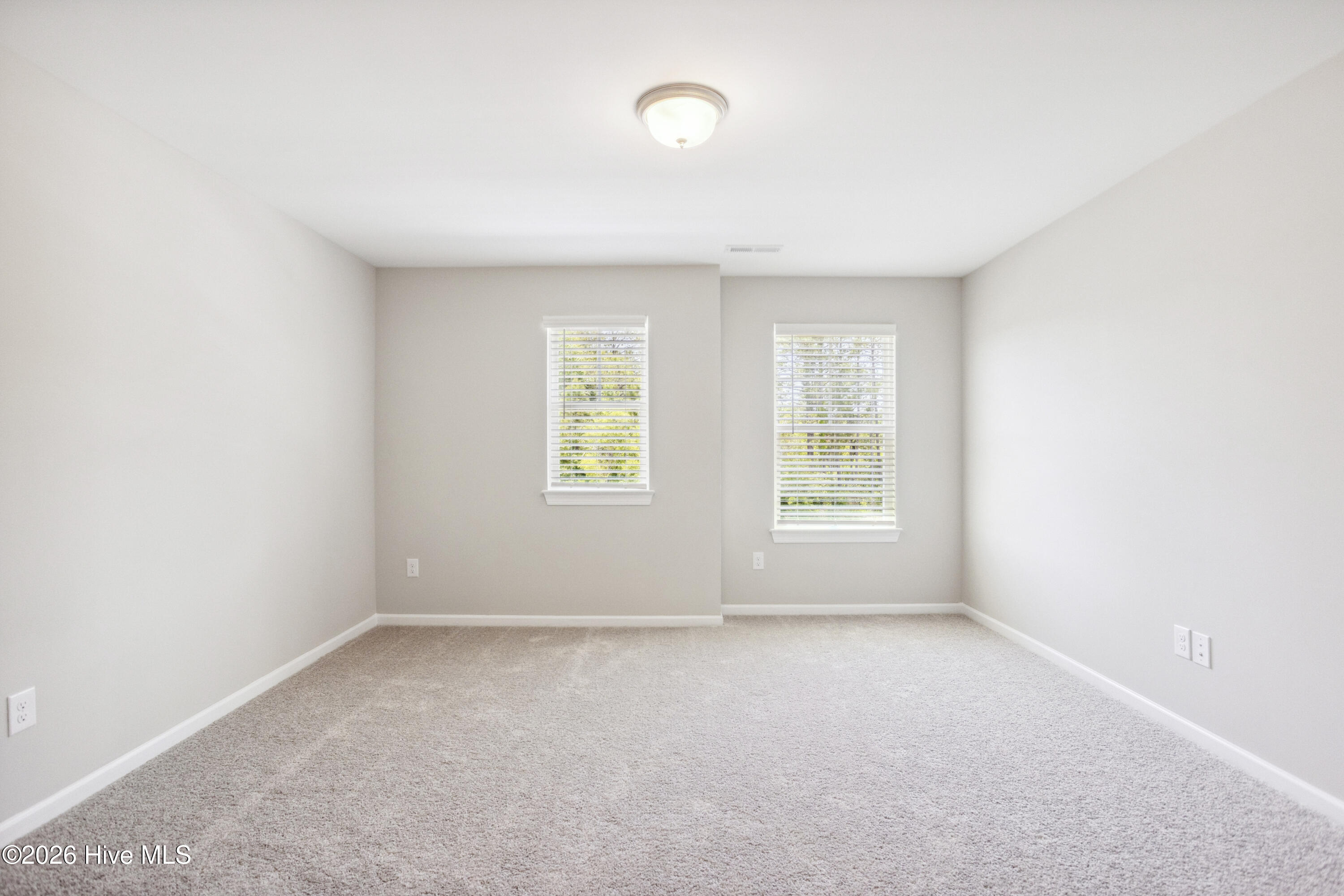 100566515 | Photo 23