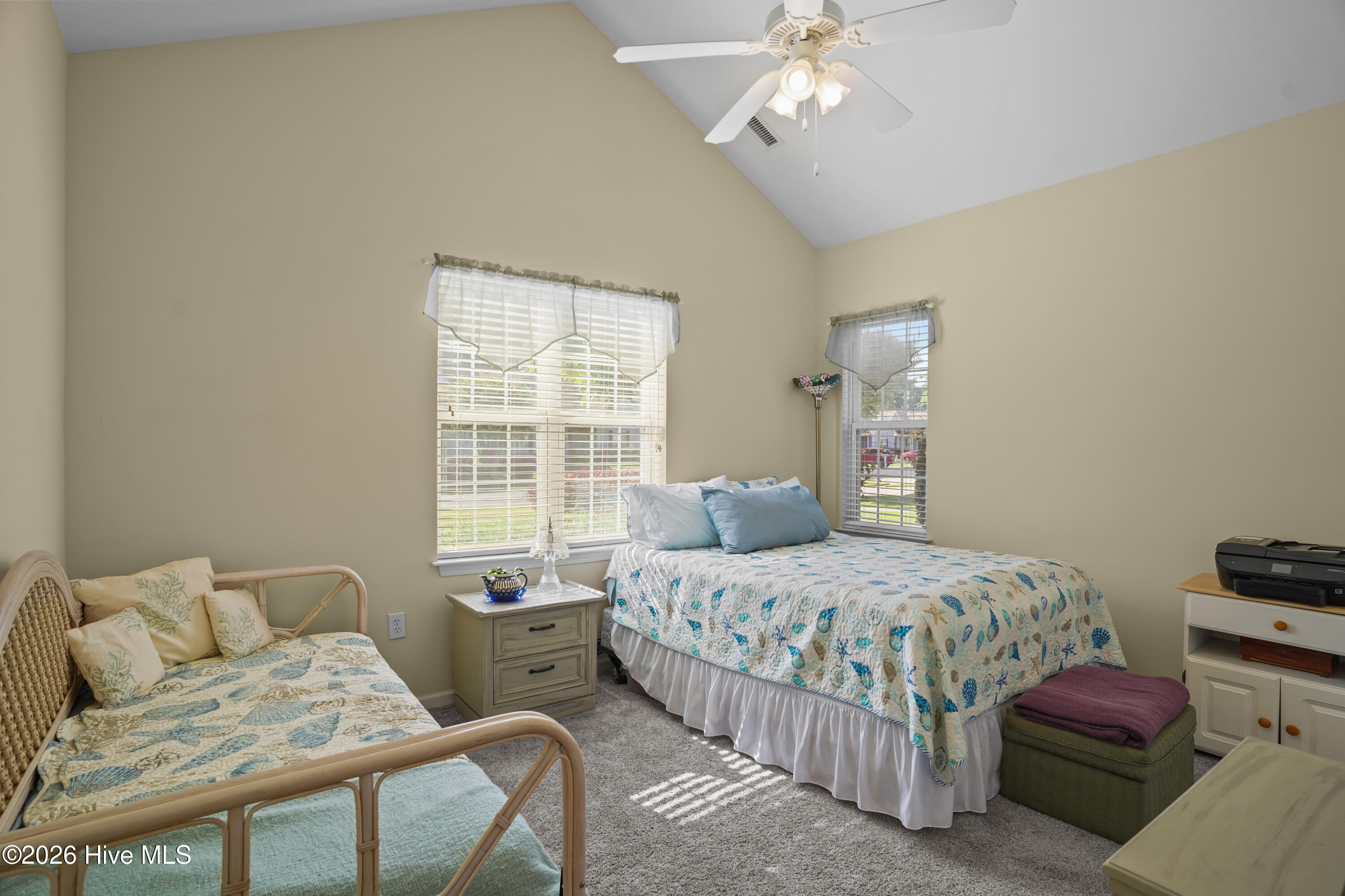 100570621 | Photo 21