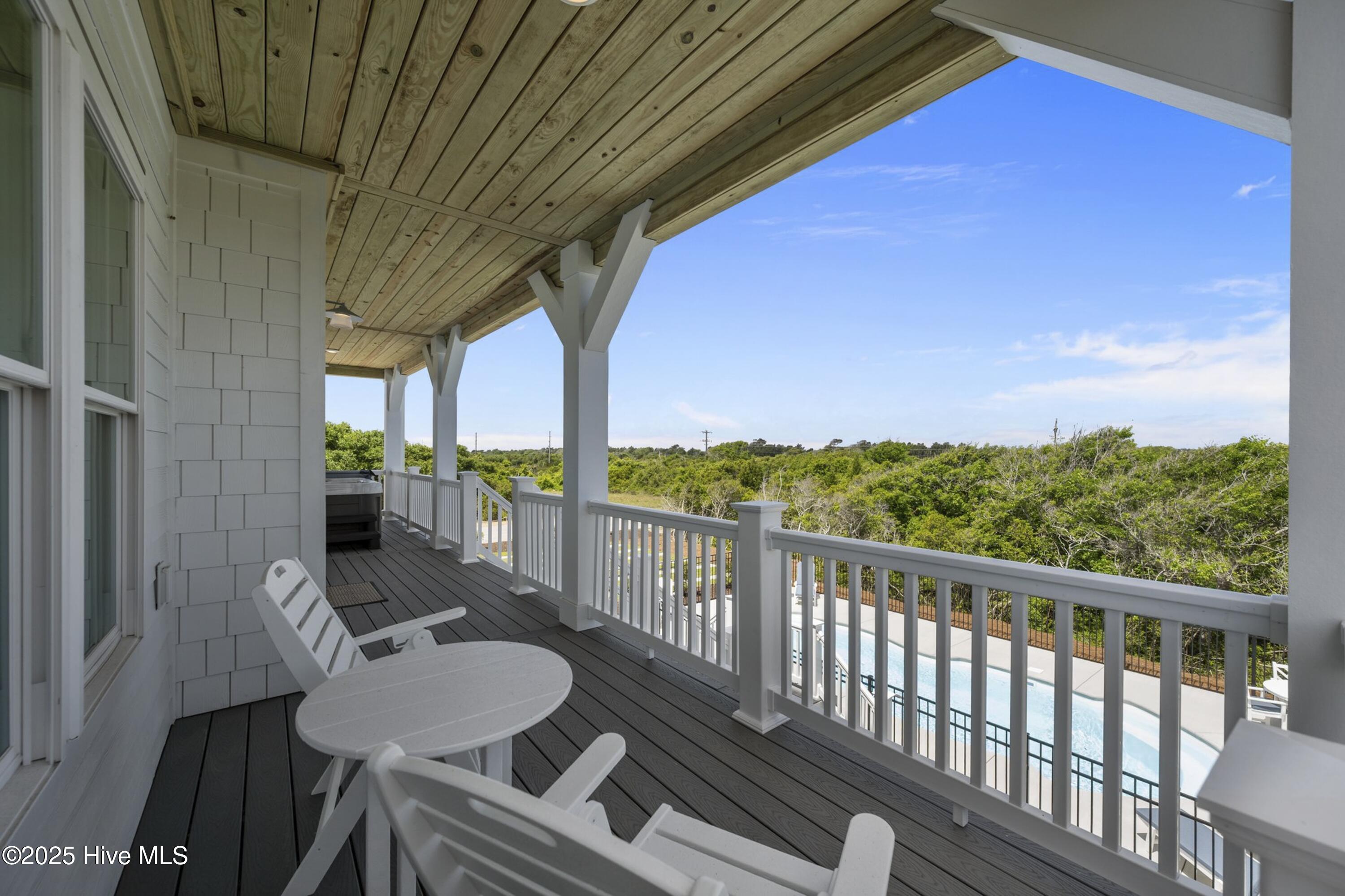 100510701 | Photo 70