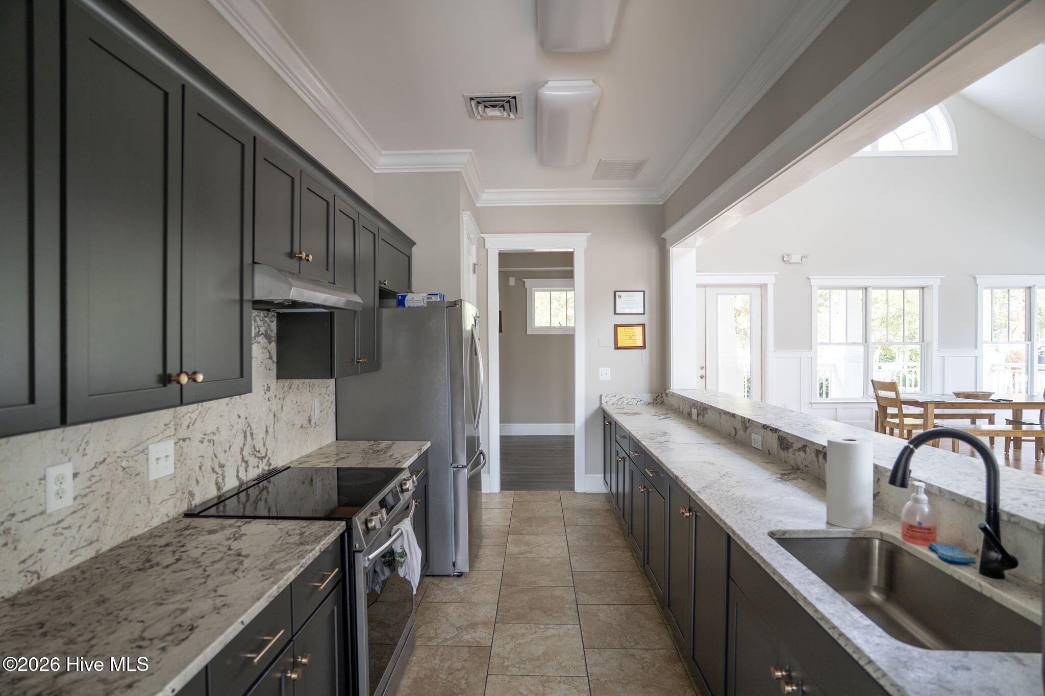 100559894 | Photo 69