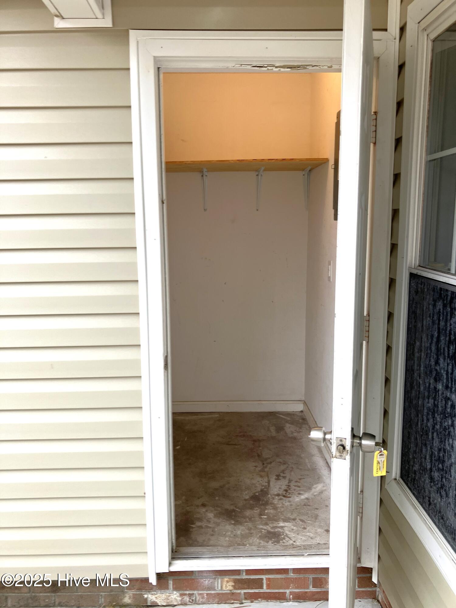 100545920 | Photo 28