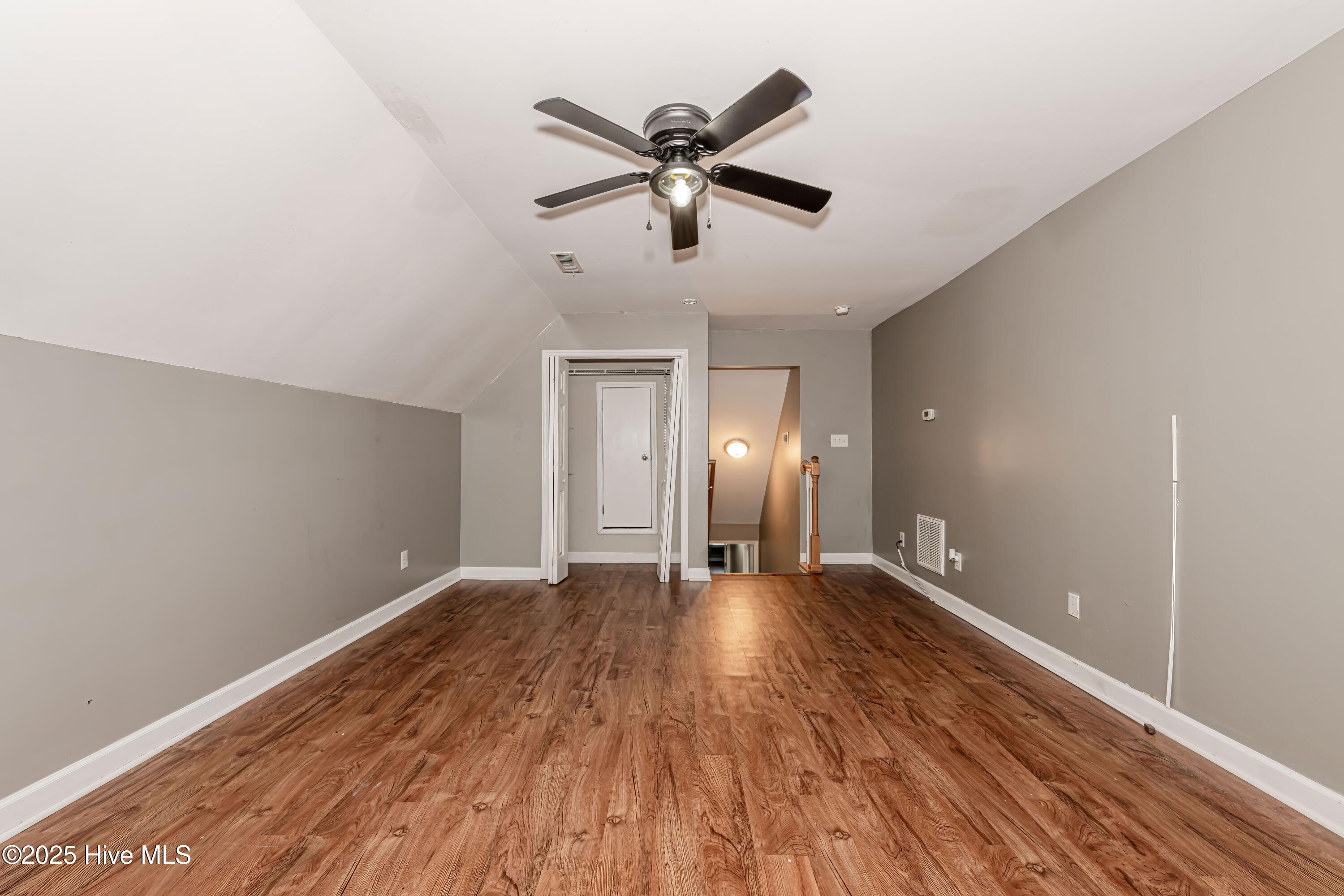 100539008 | Photo 43