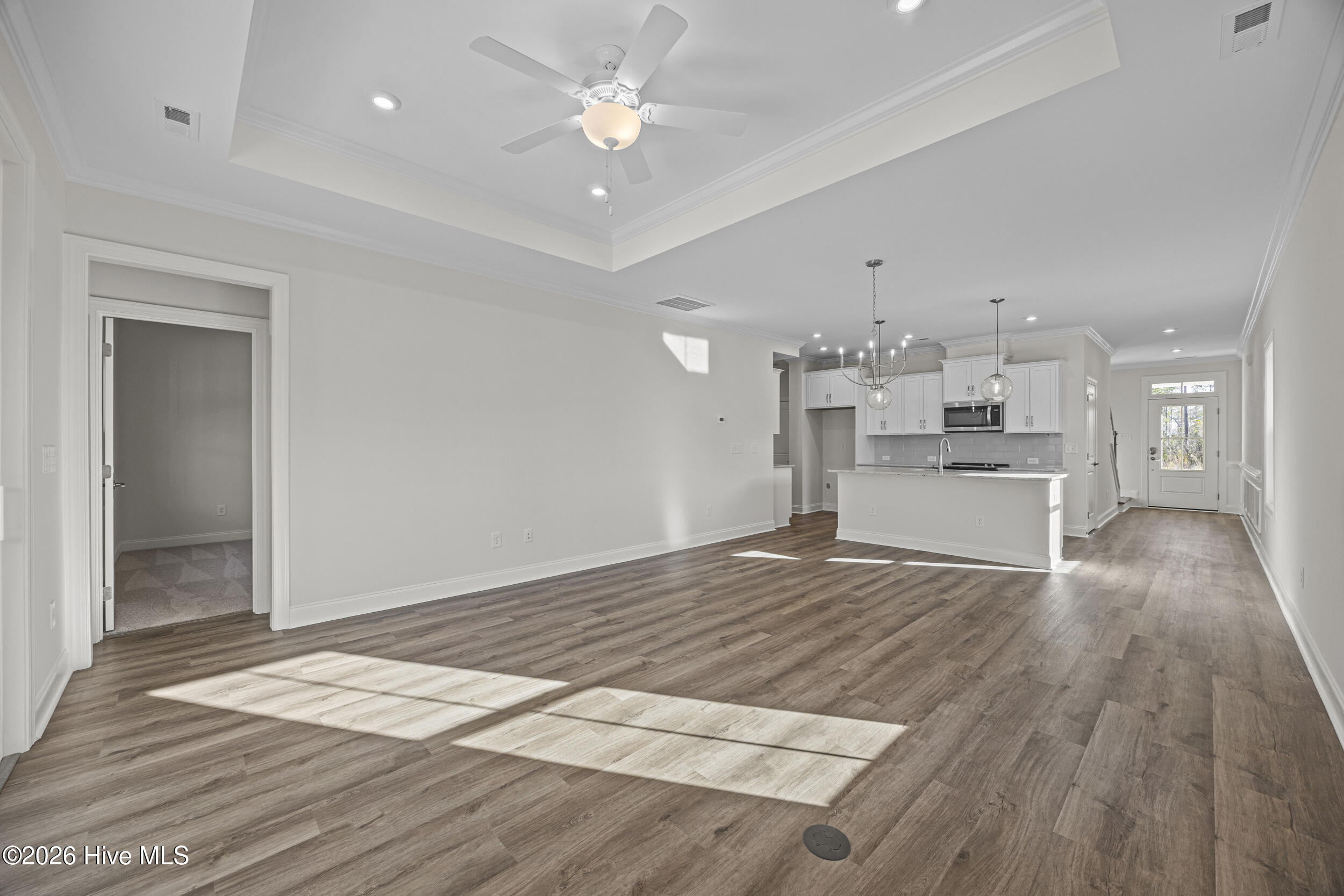 100556976 | Photo 19