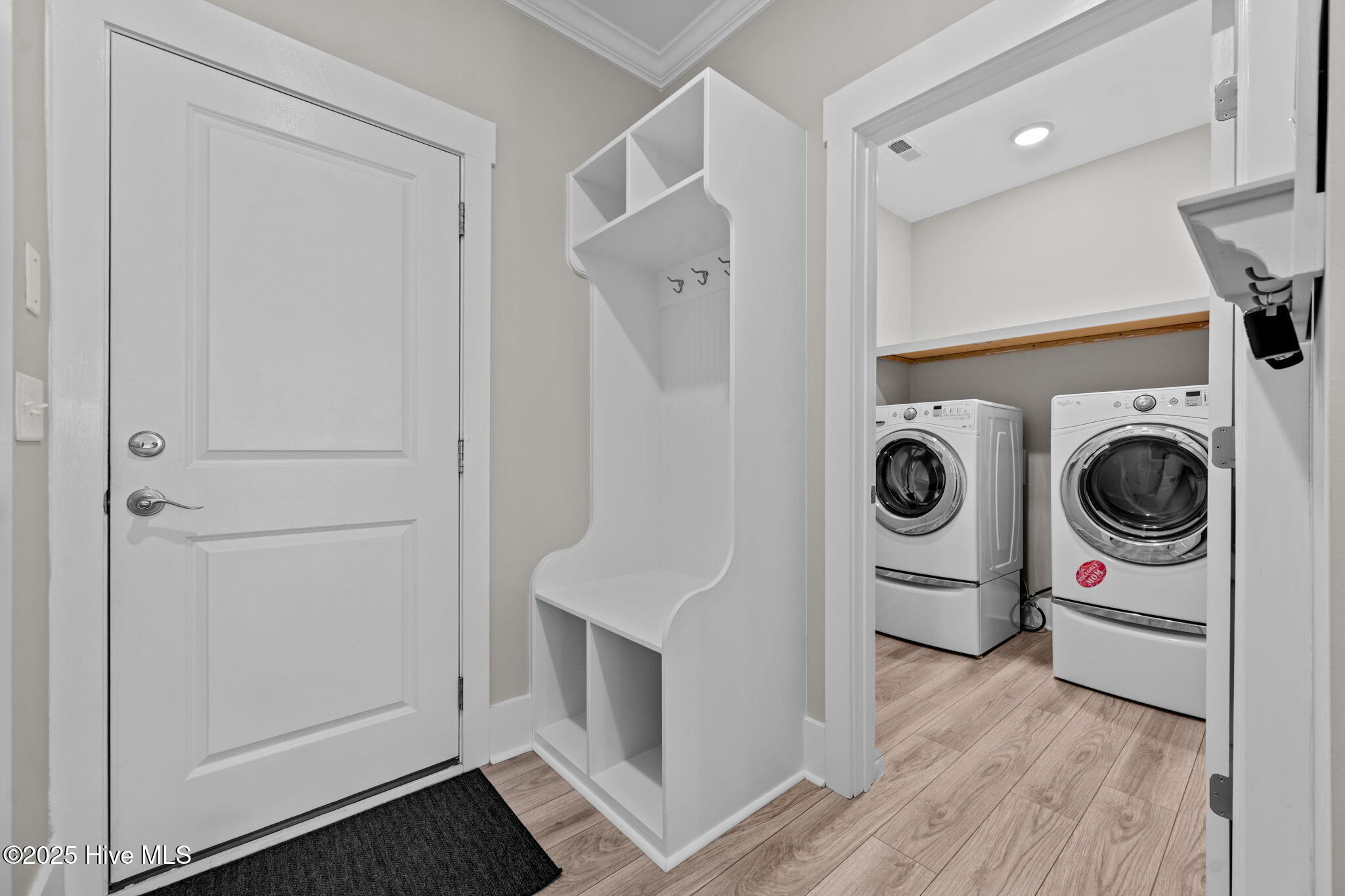 100527941 | Photo 36