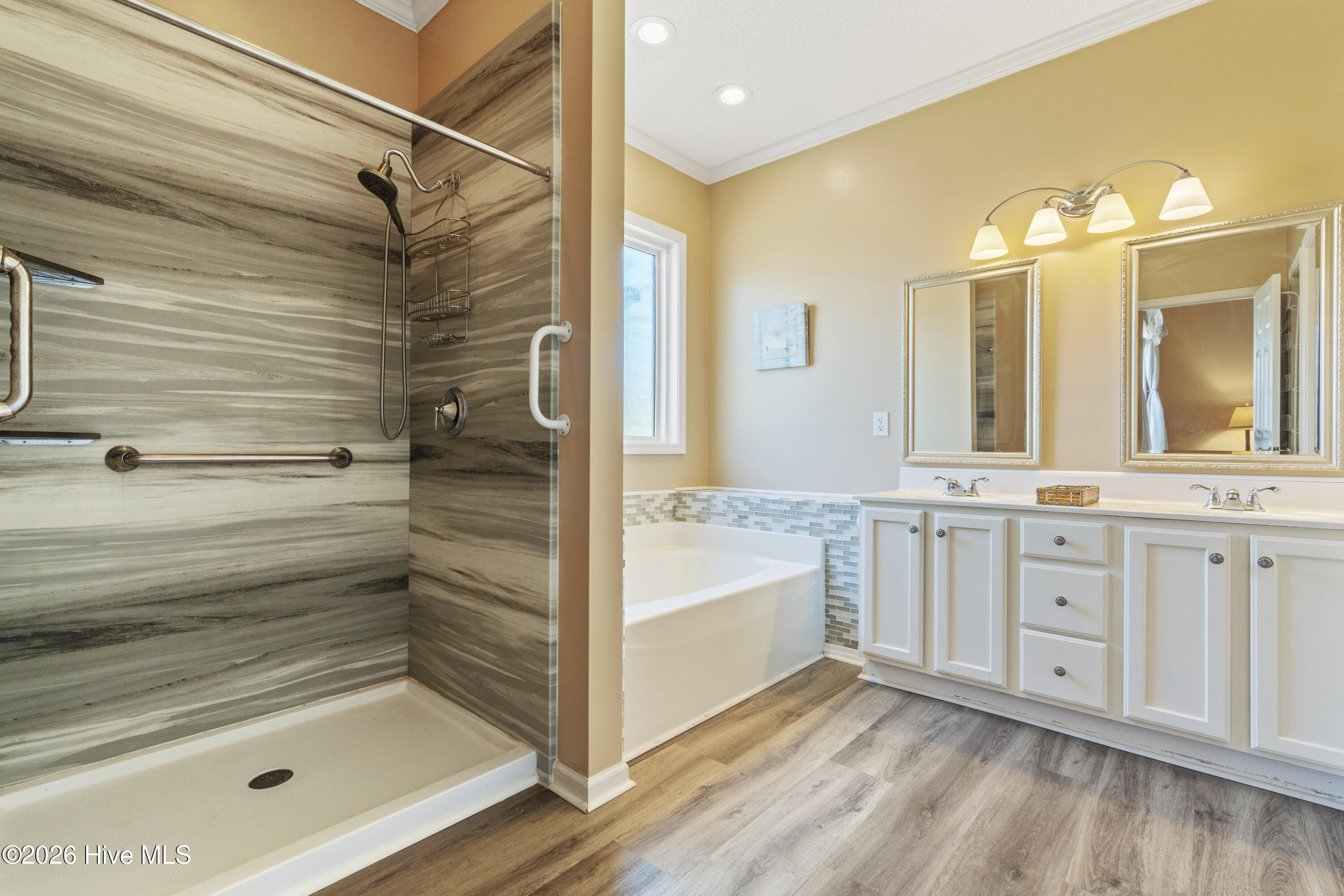 100554853 | Photo 29