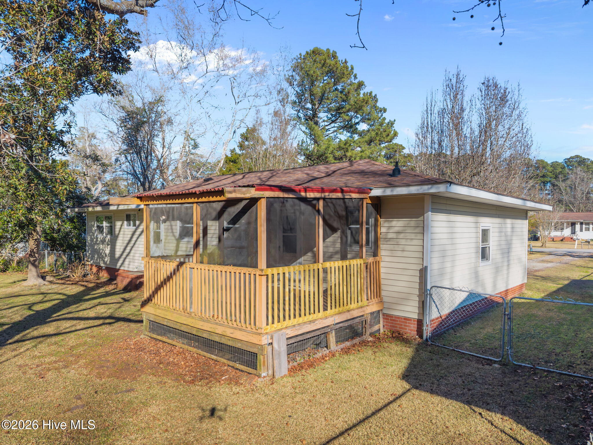 100548233 | Photo 28