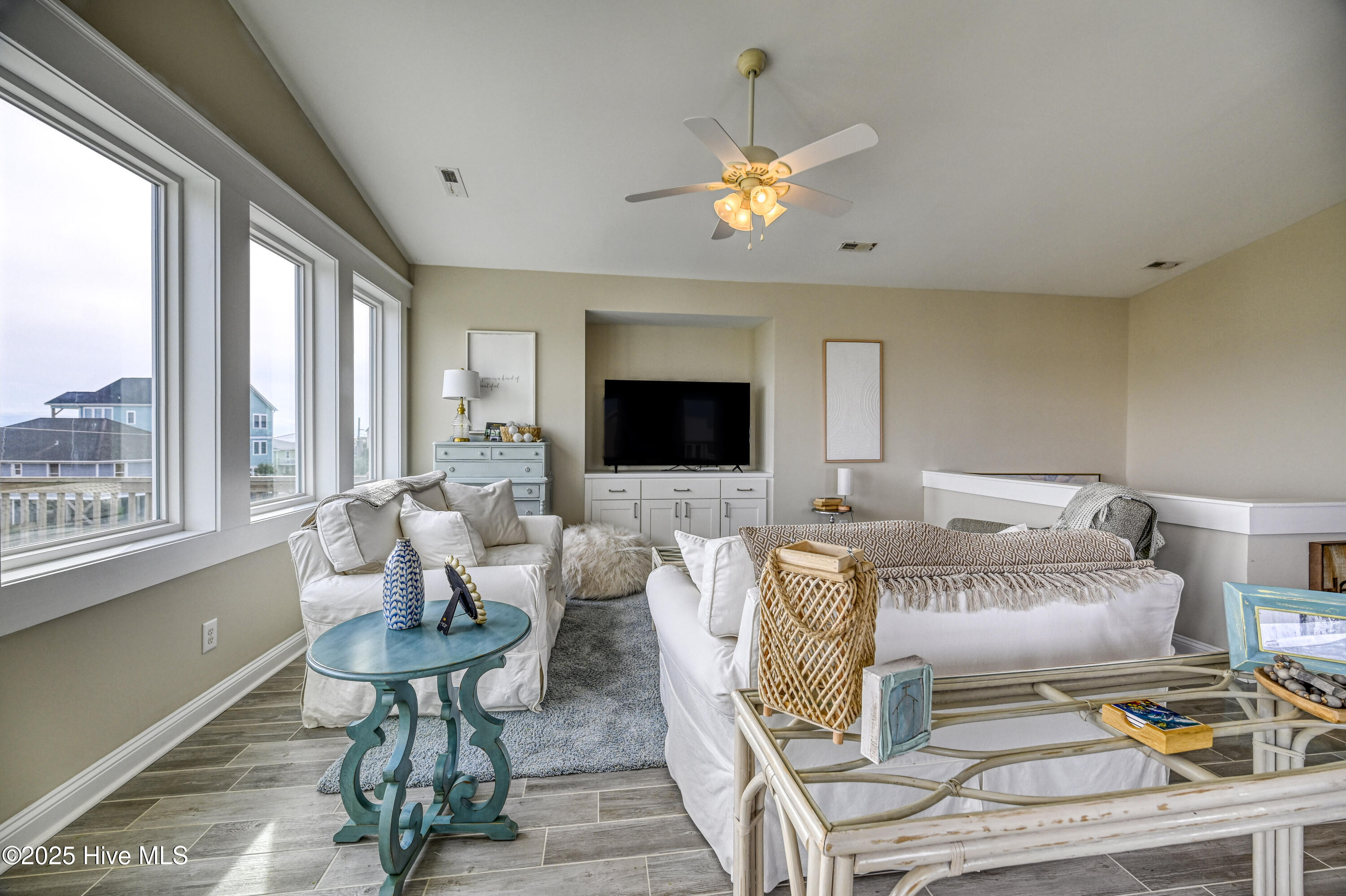 100543491 | Photo 21