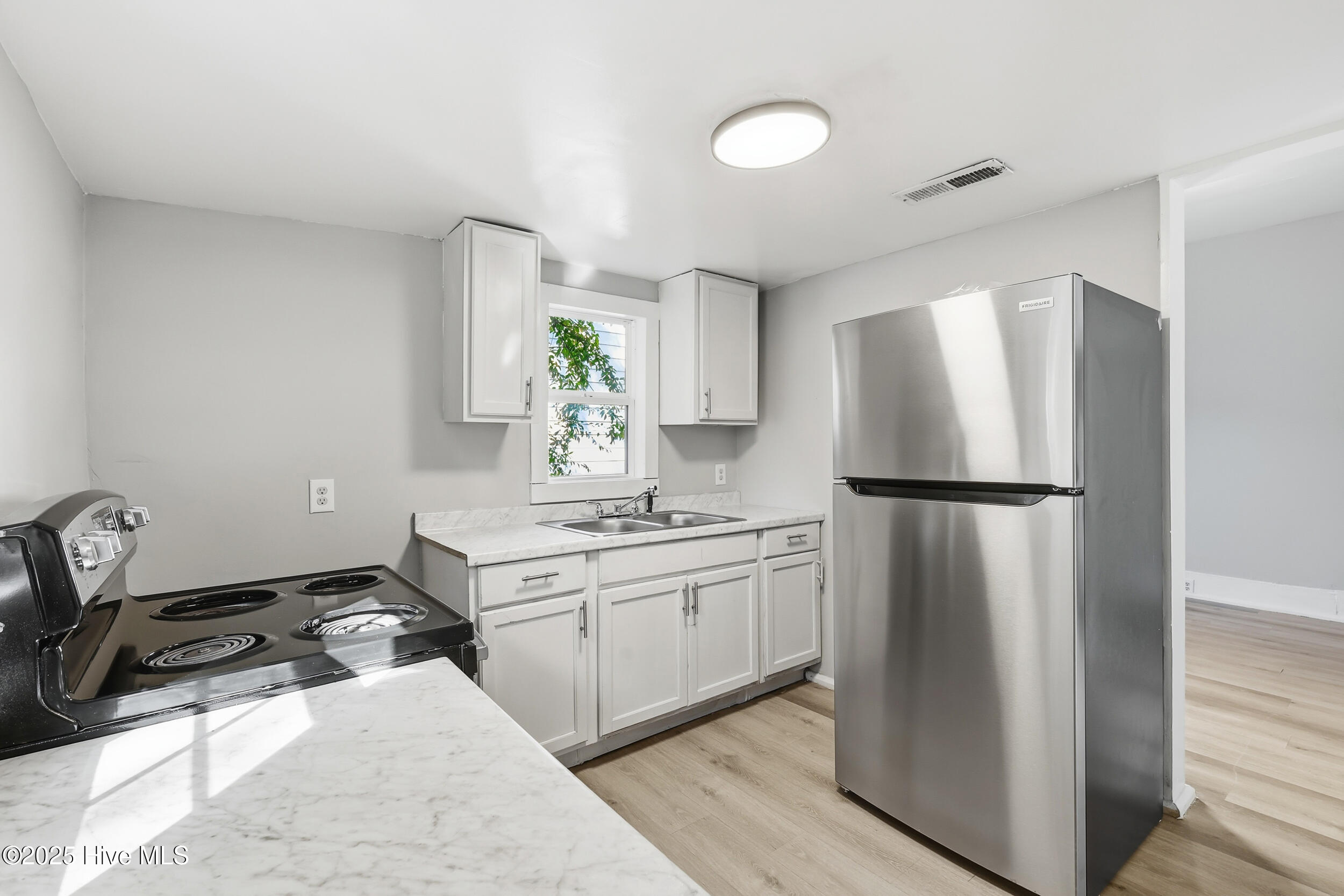 100538840 | Photo 10