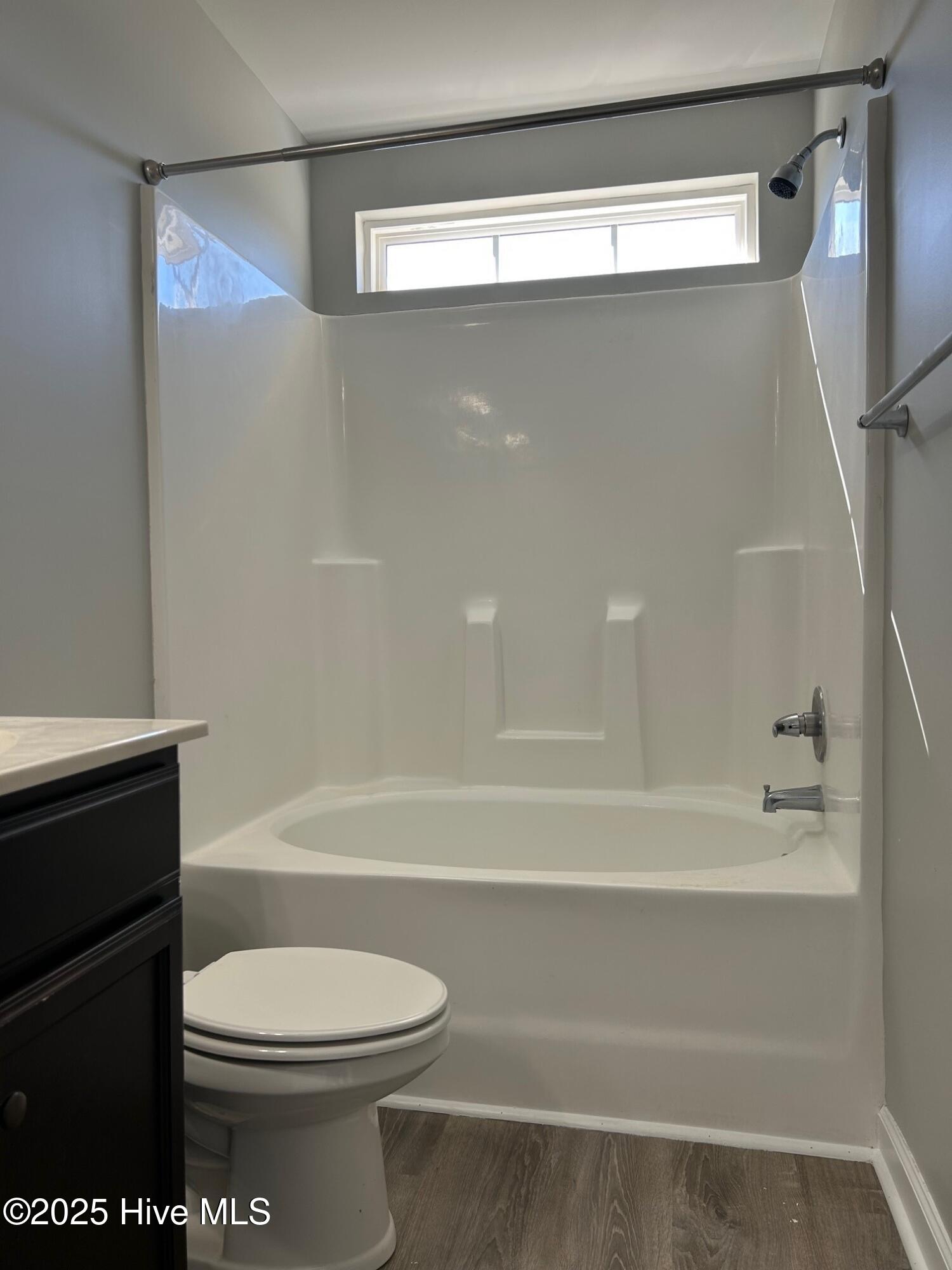 100564056 | Photo 14