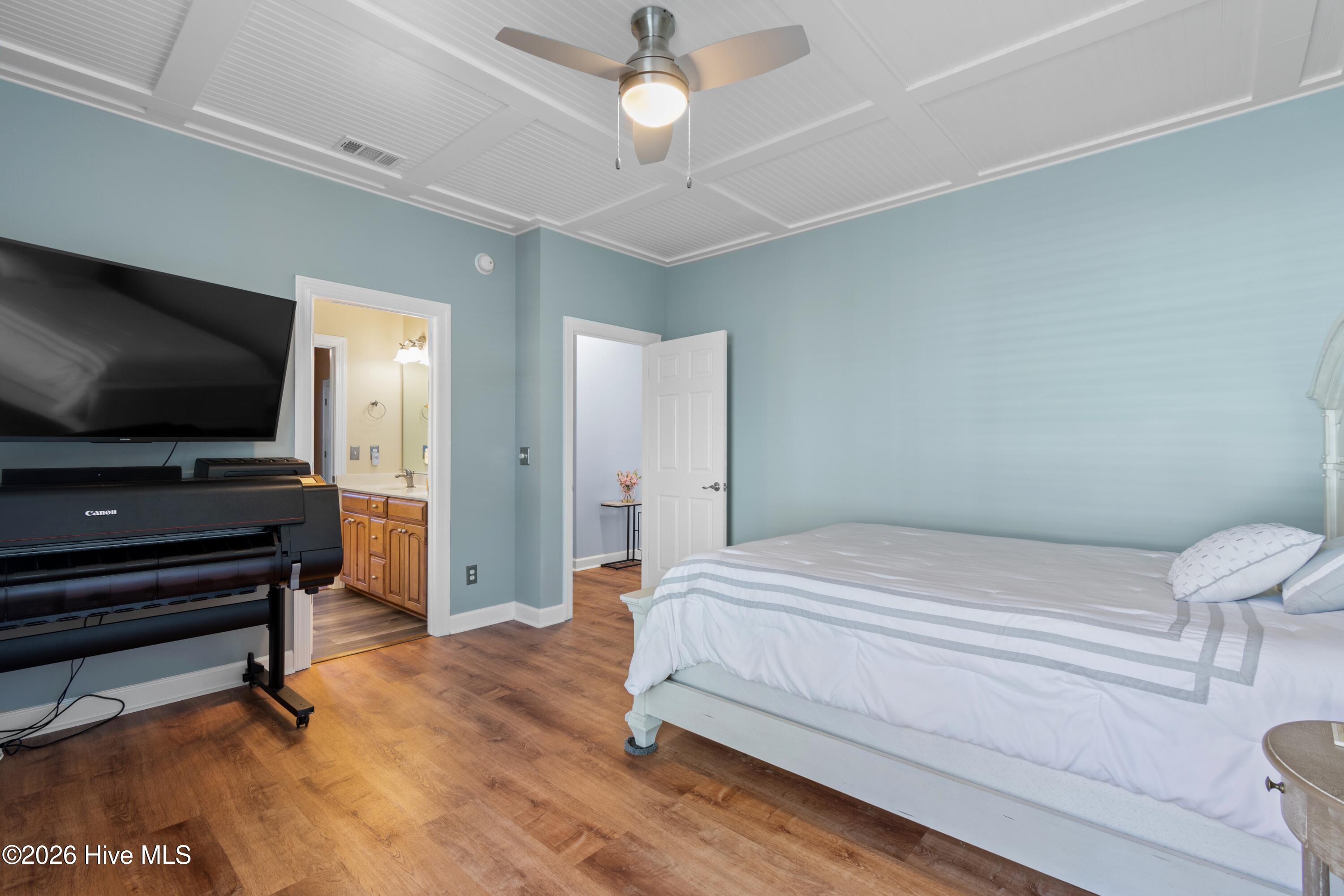 100564906 | Photo 34