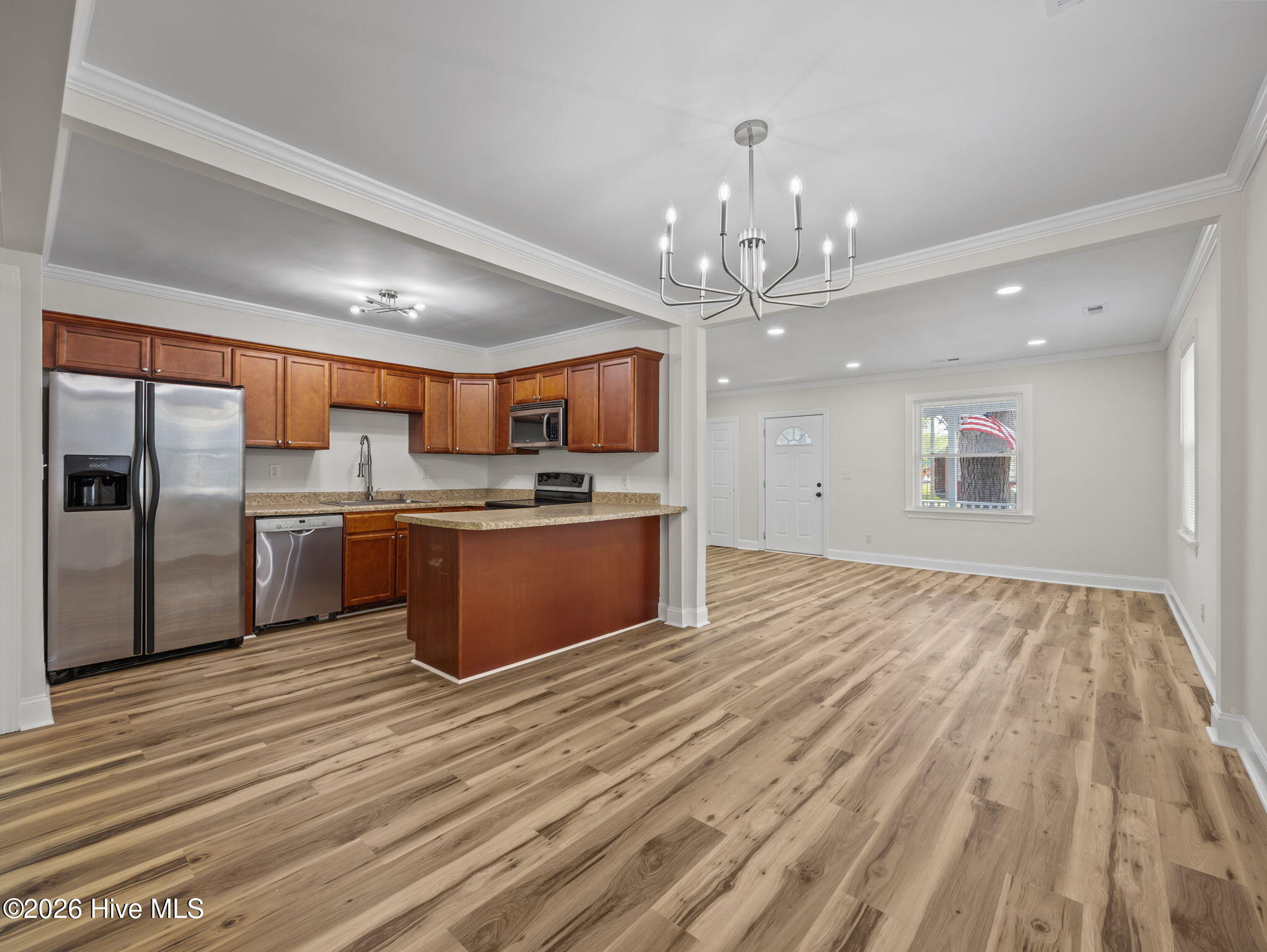 100568668 | Photo 17