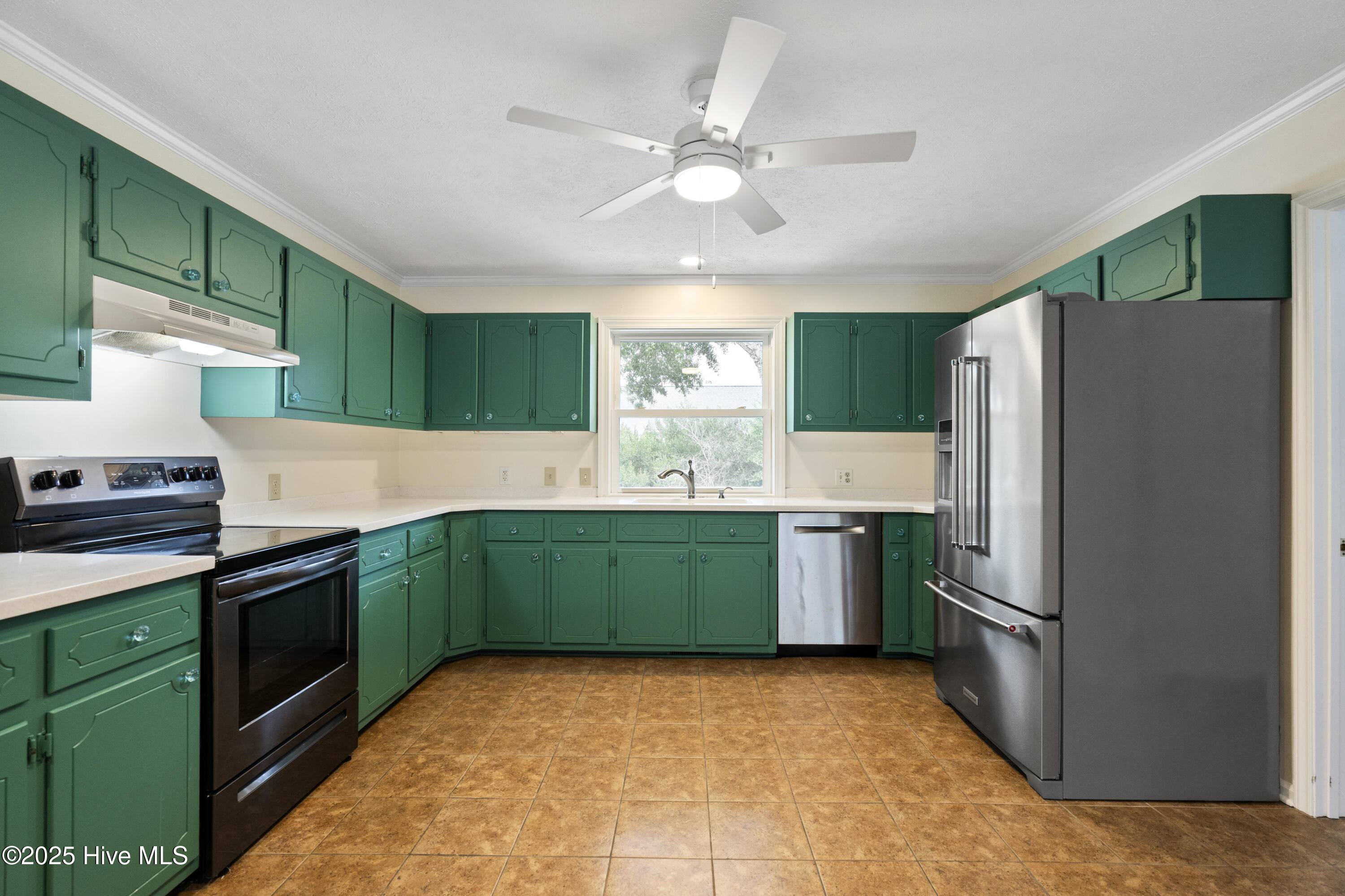 100540990 | Photo 21