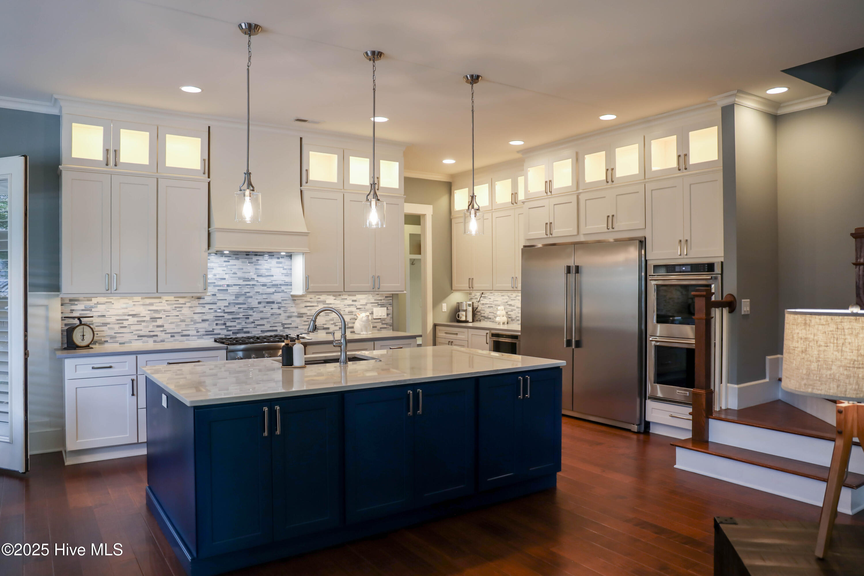 100534073 | Photo 12