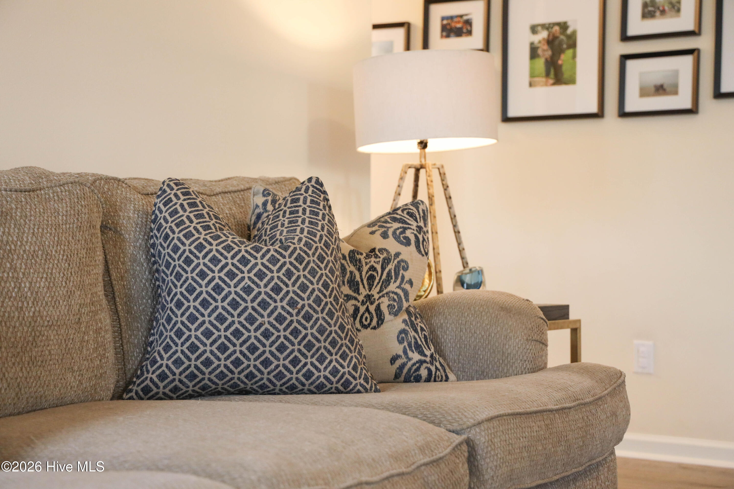 100559708 | Photo 10