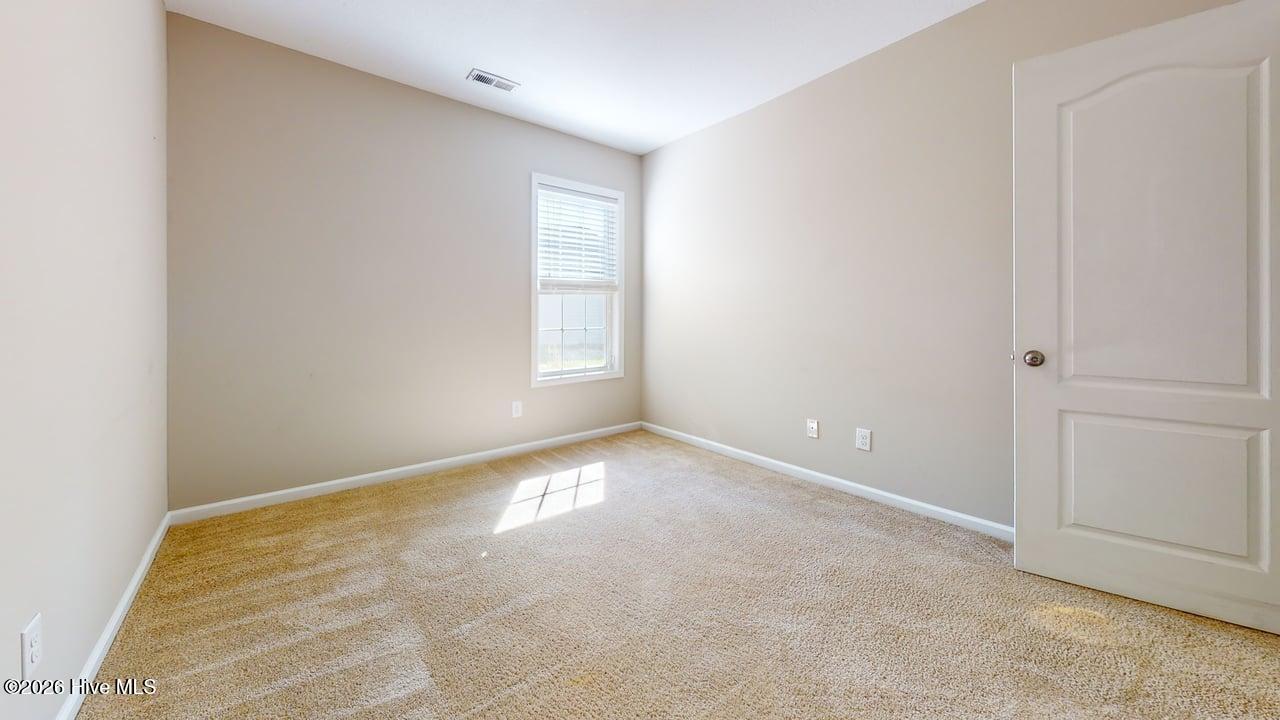 100569365 | Photo 23