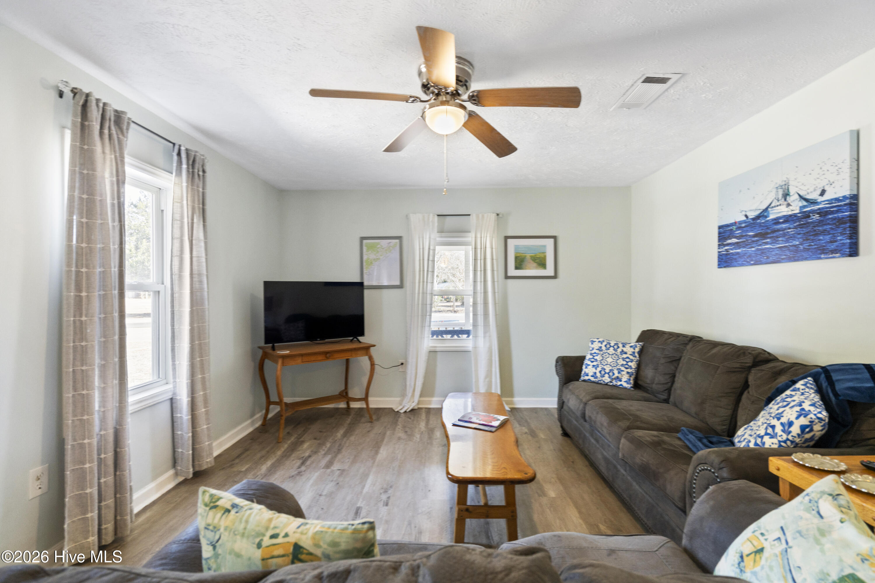 100553037 | Photo 12