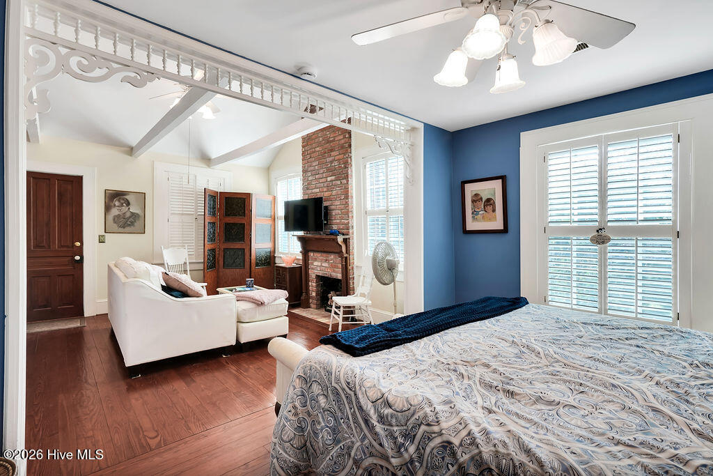 100563749 | Photo 33