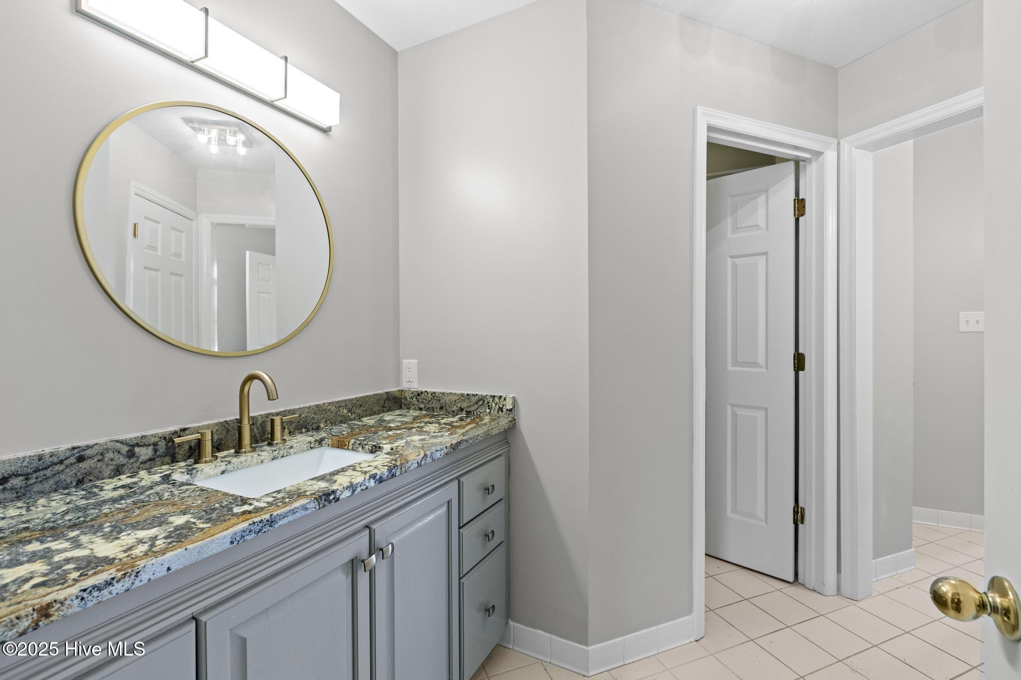 100508292 | Photo 45