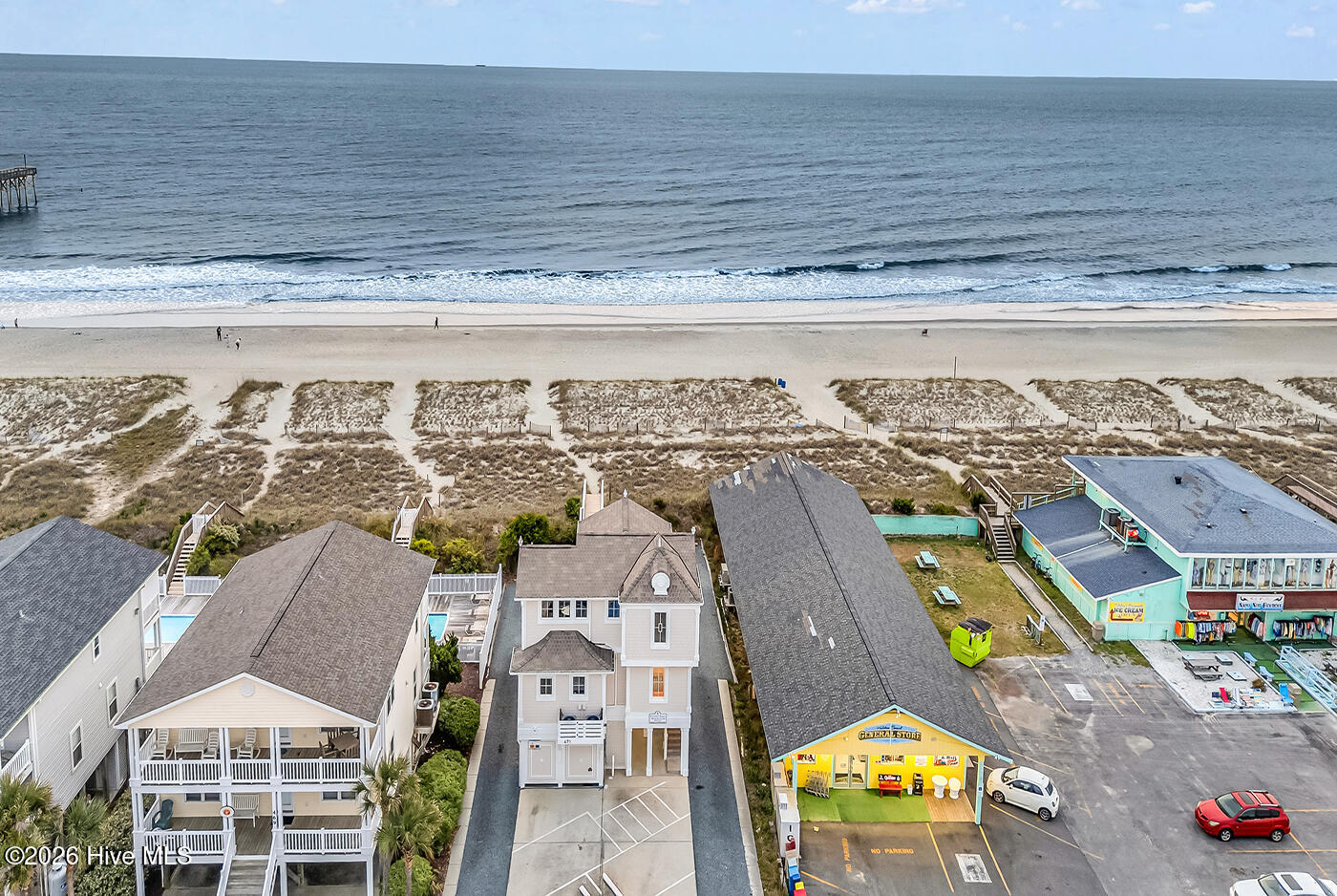 100566110 | Photo 61