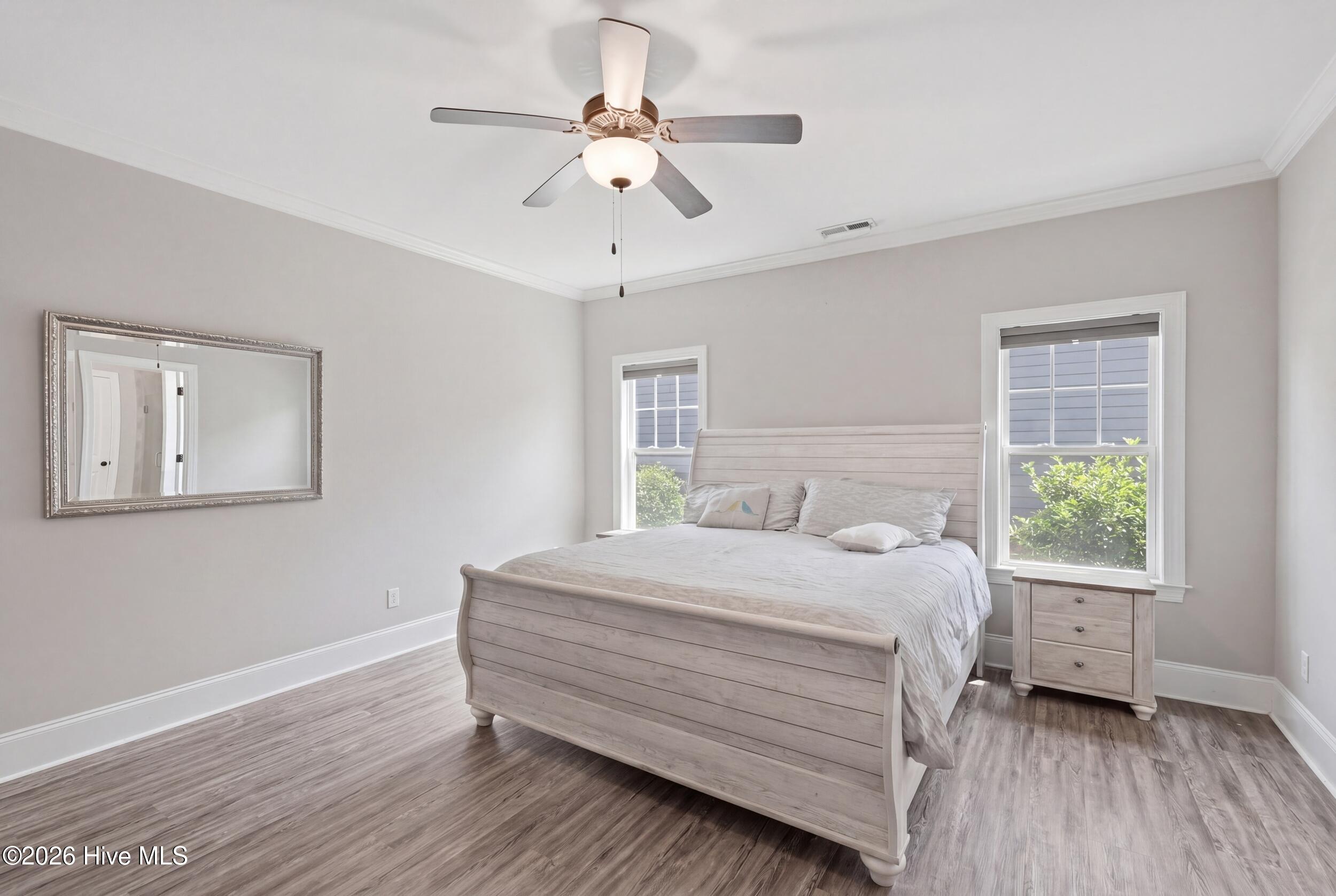 100570242 | Photo 22