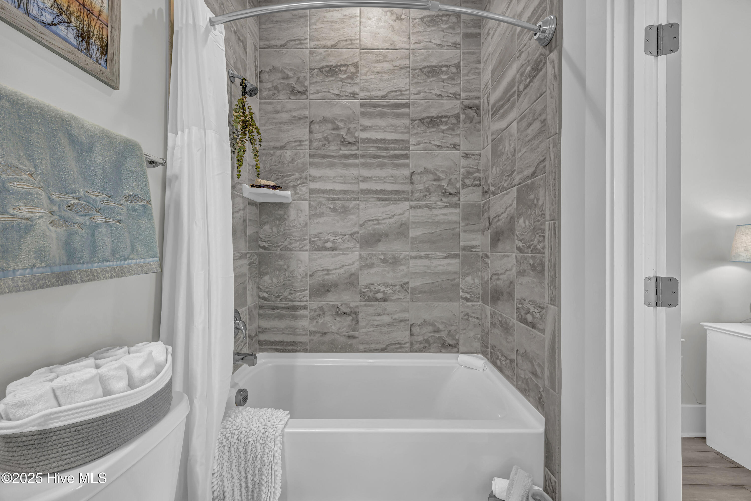 100517426 | Photo 14