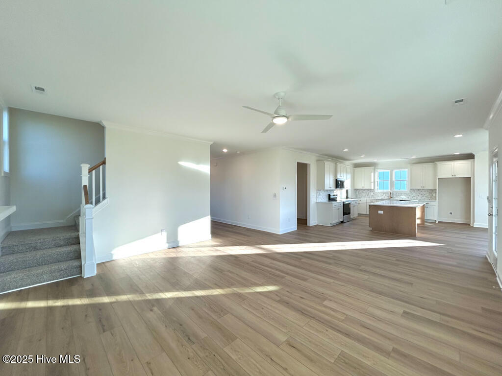 100510089 | Photo 18