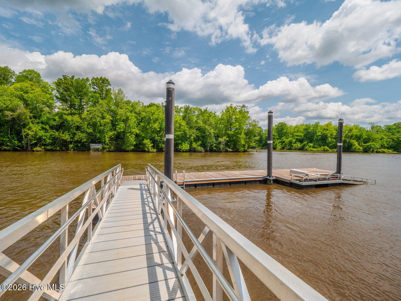 100567855 | Photo 92