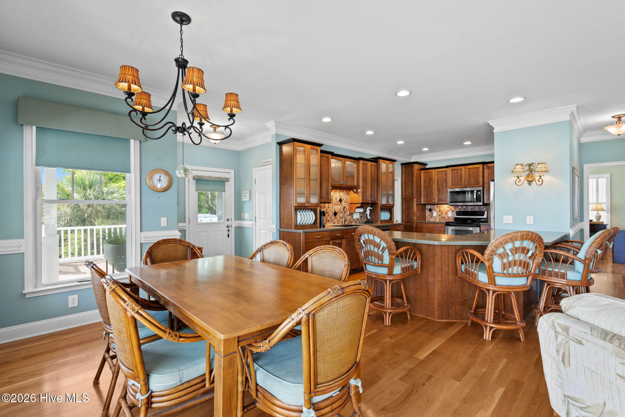 100566344 | Photo 43