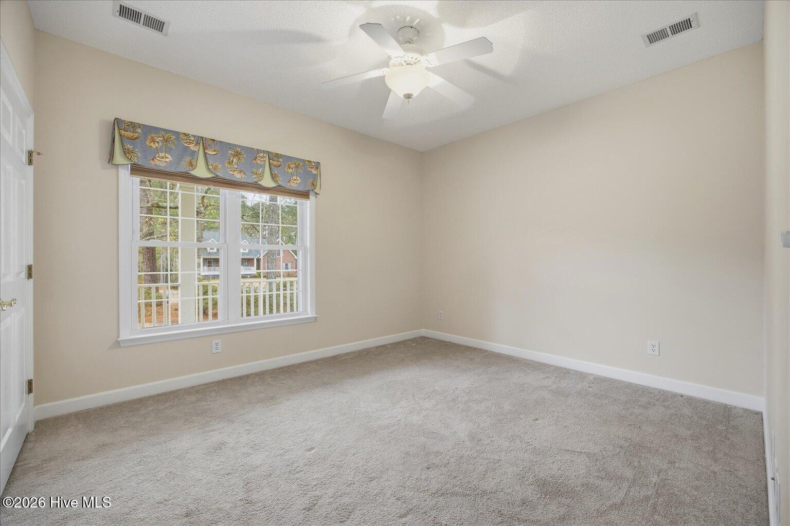 100553011 | Photo 34