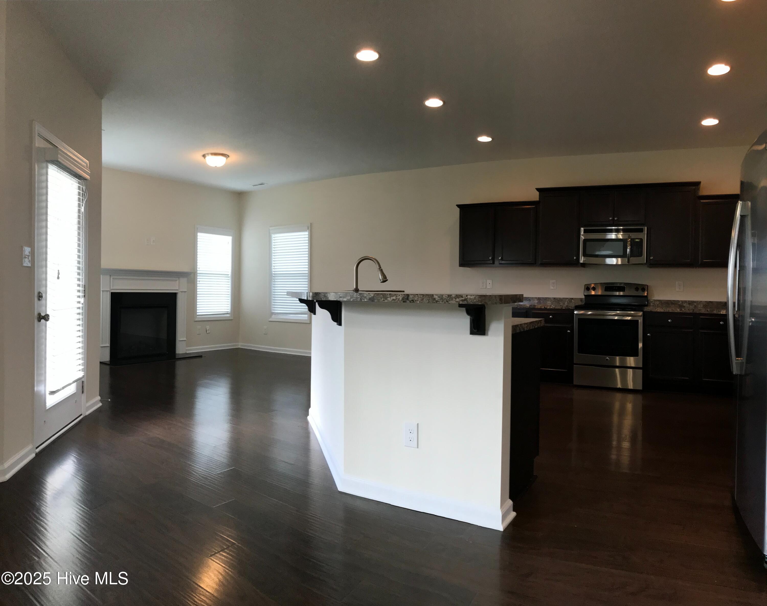 100544459 | Photo 12