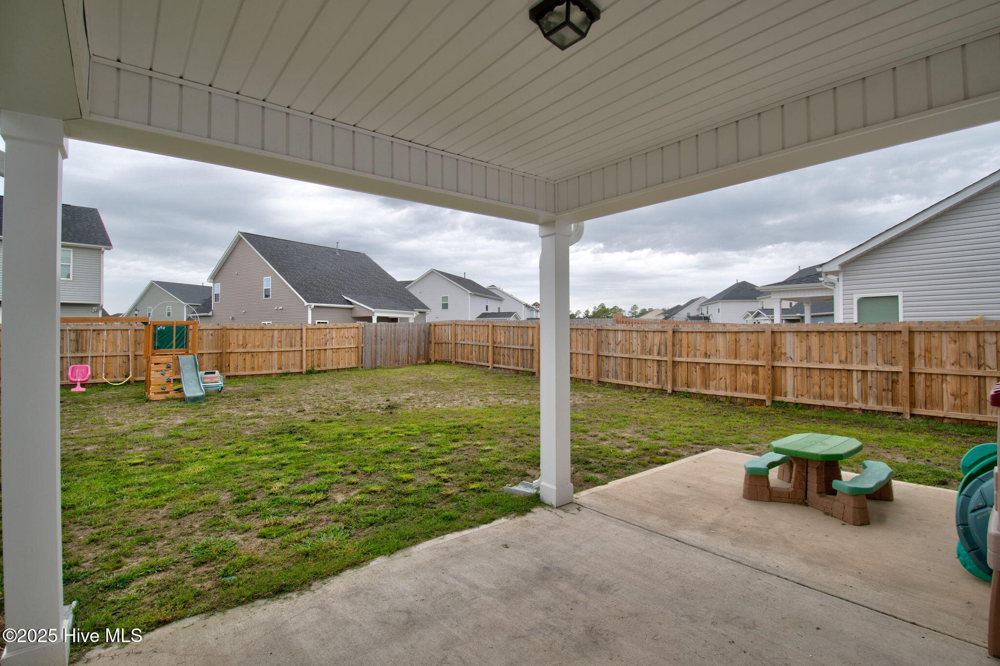 100535220 | Photo 53