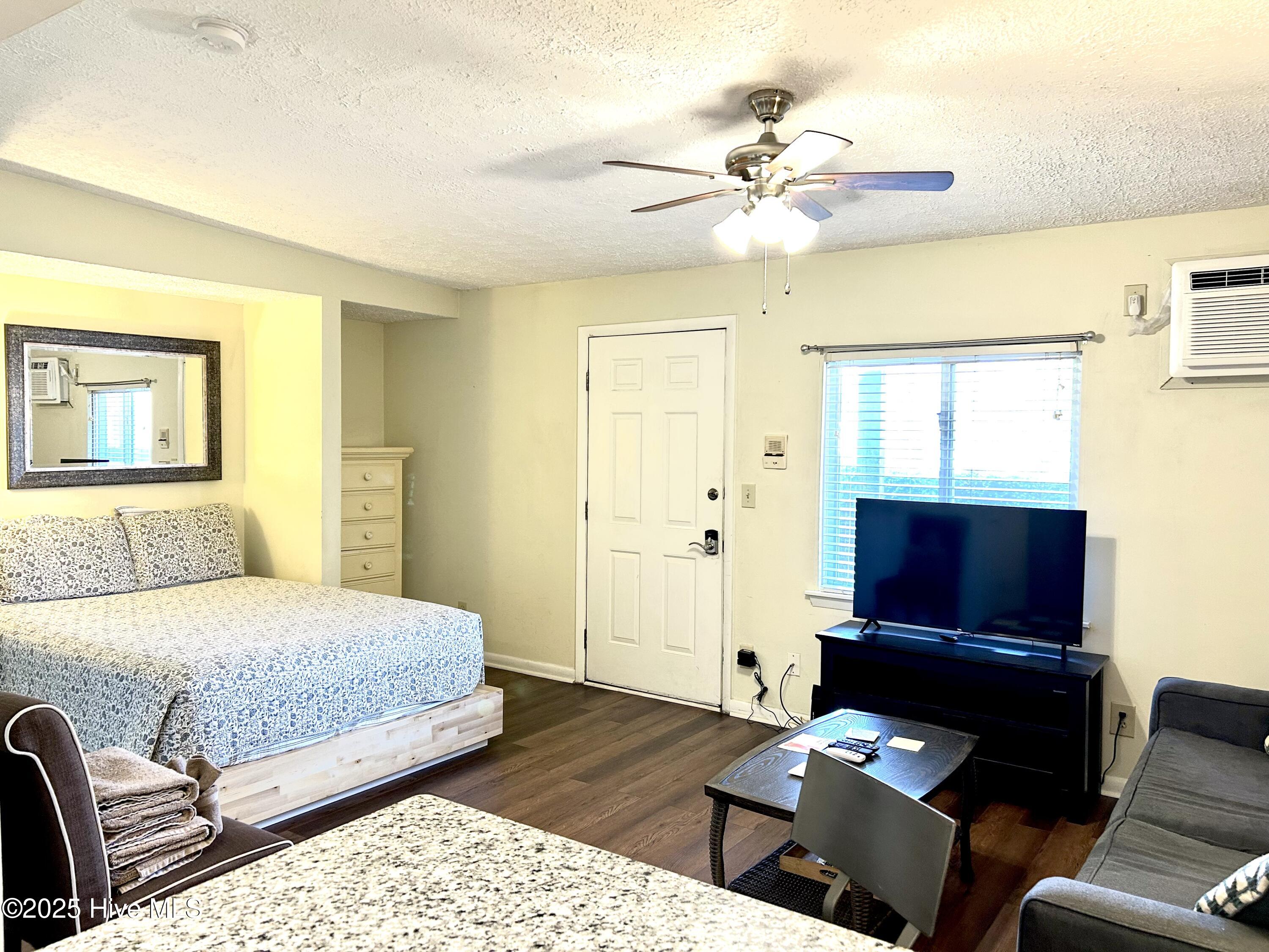 100501486 | Photo 14